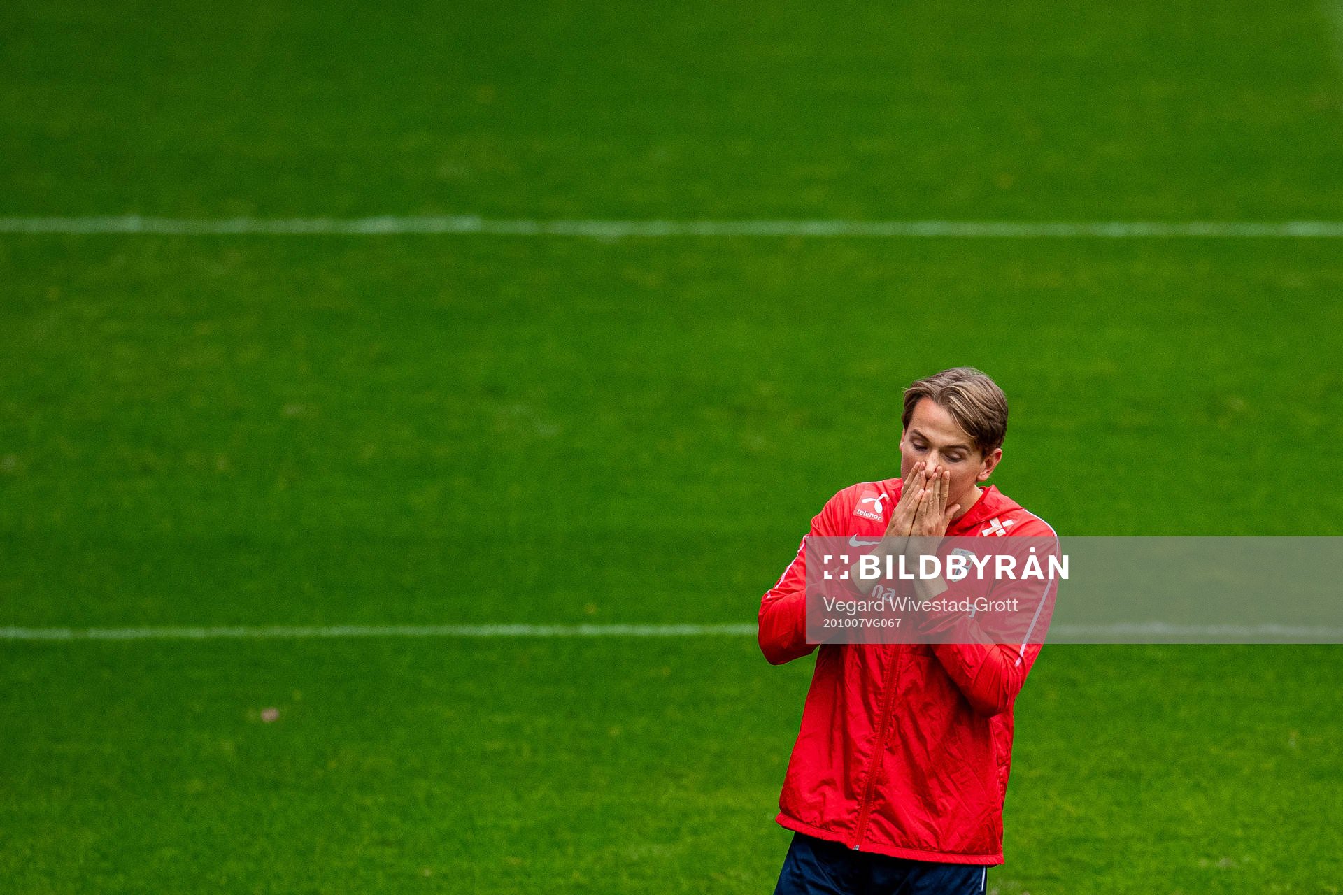 Sander Berge of the Norwegian national football team reacts