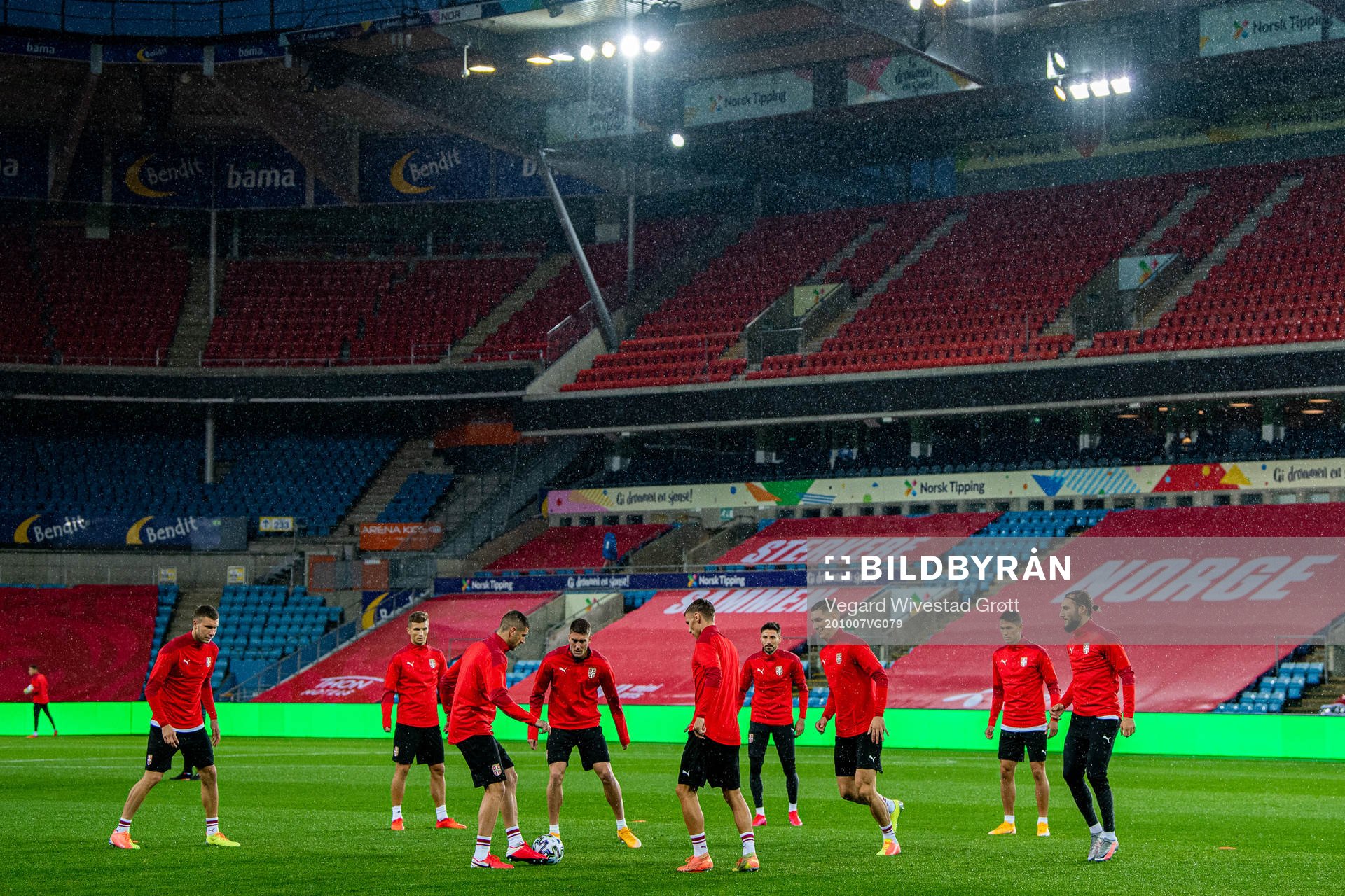 Nikola Milenković and players of the Serbian national