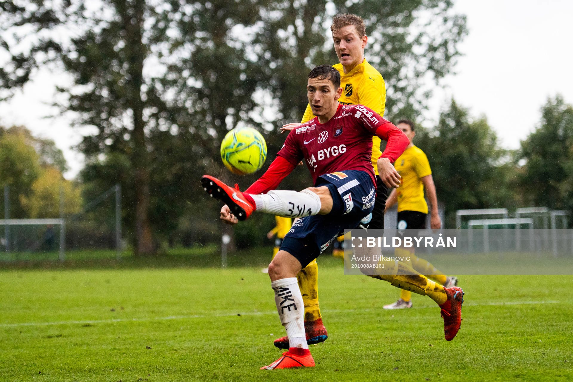 Örgrytes Lukas Browning Lagerfeldt jagas av Löddes