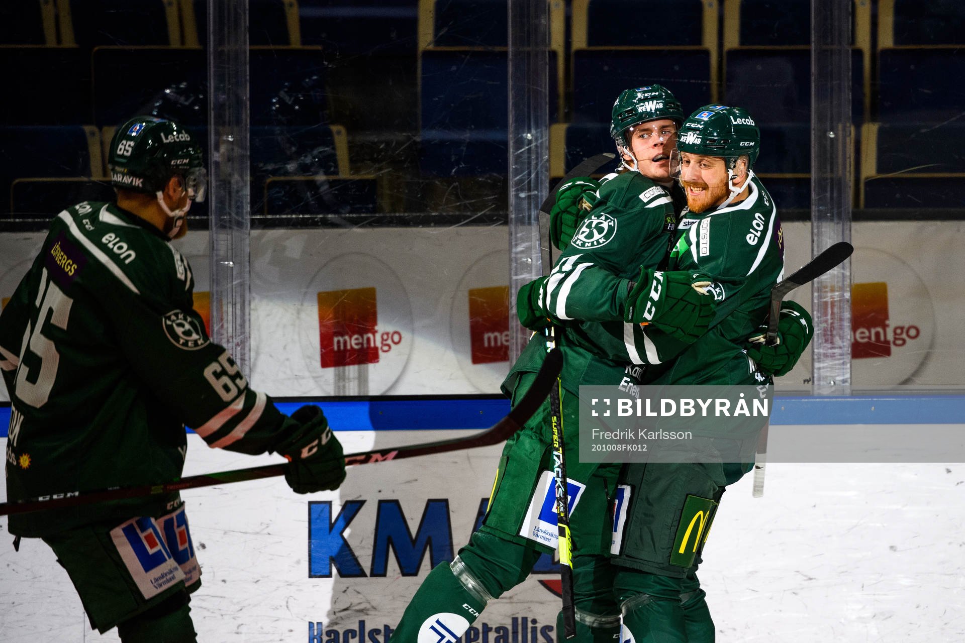 Färjestads Carl Jakobsson och Pontus Widerström jublar