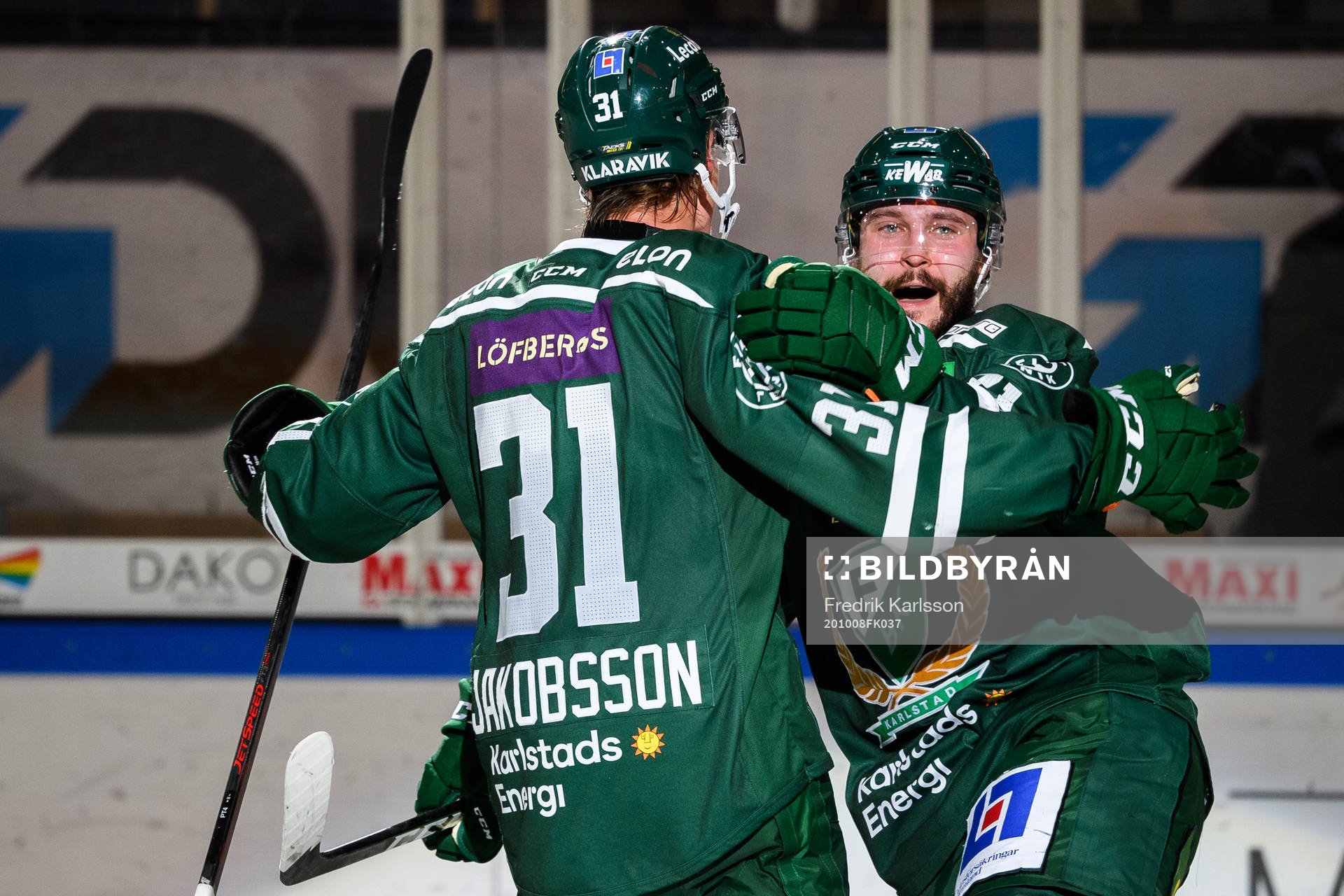Färjestads Carl Jakobsson och Jesse Virtanen jublar