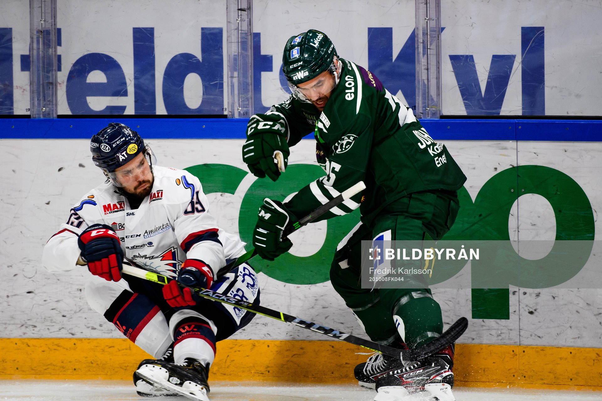 Linköpings Oula Palve och Färjestads Martin Johansson