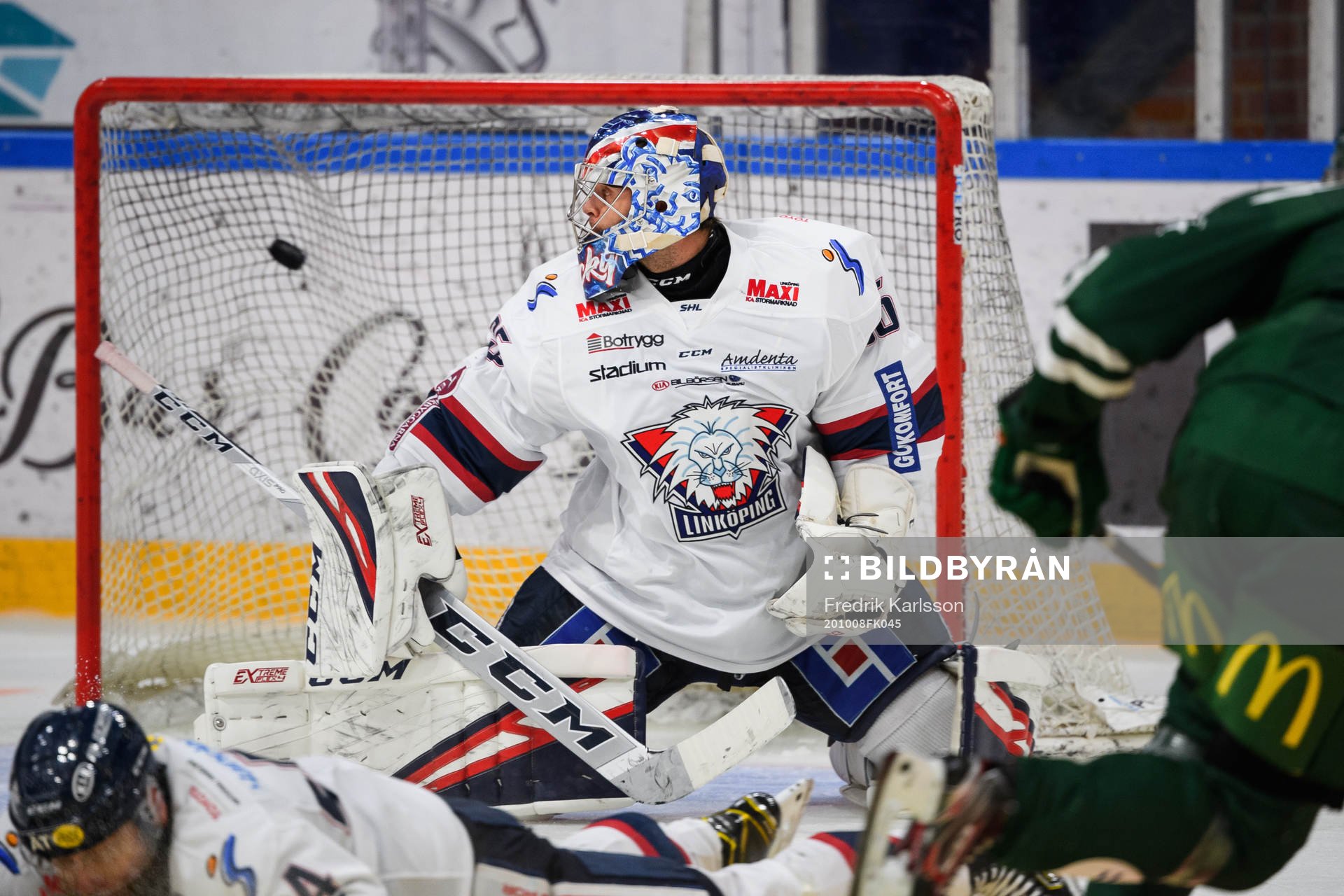 Färjestads Daniel Viksten för 4-3 bakom Linköpings