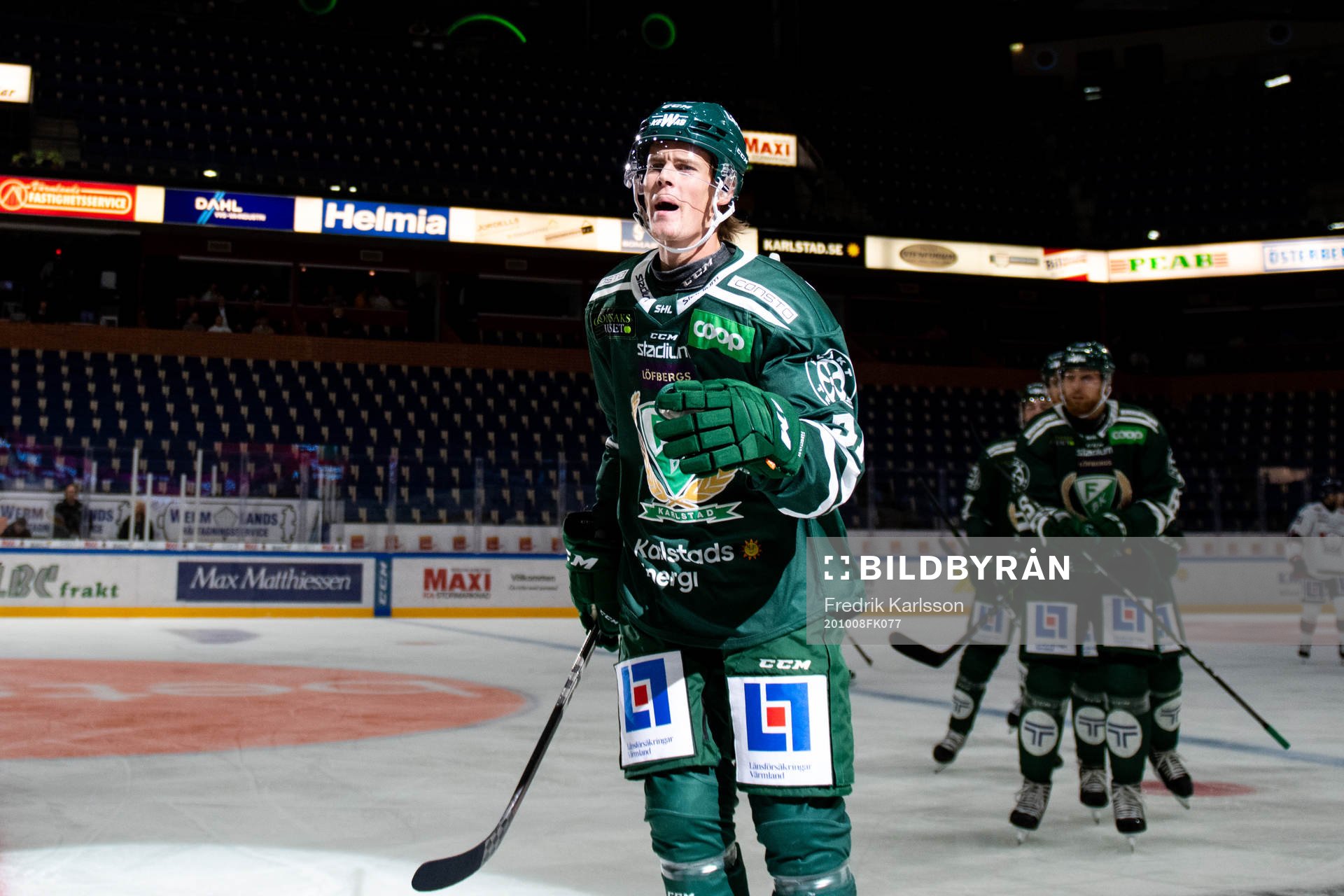 Färjestads Carl Jakobsson jublar