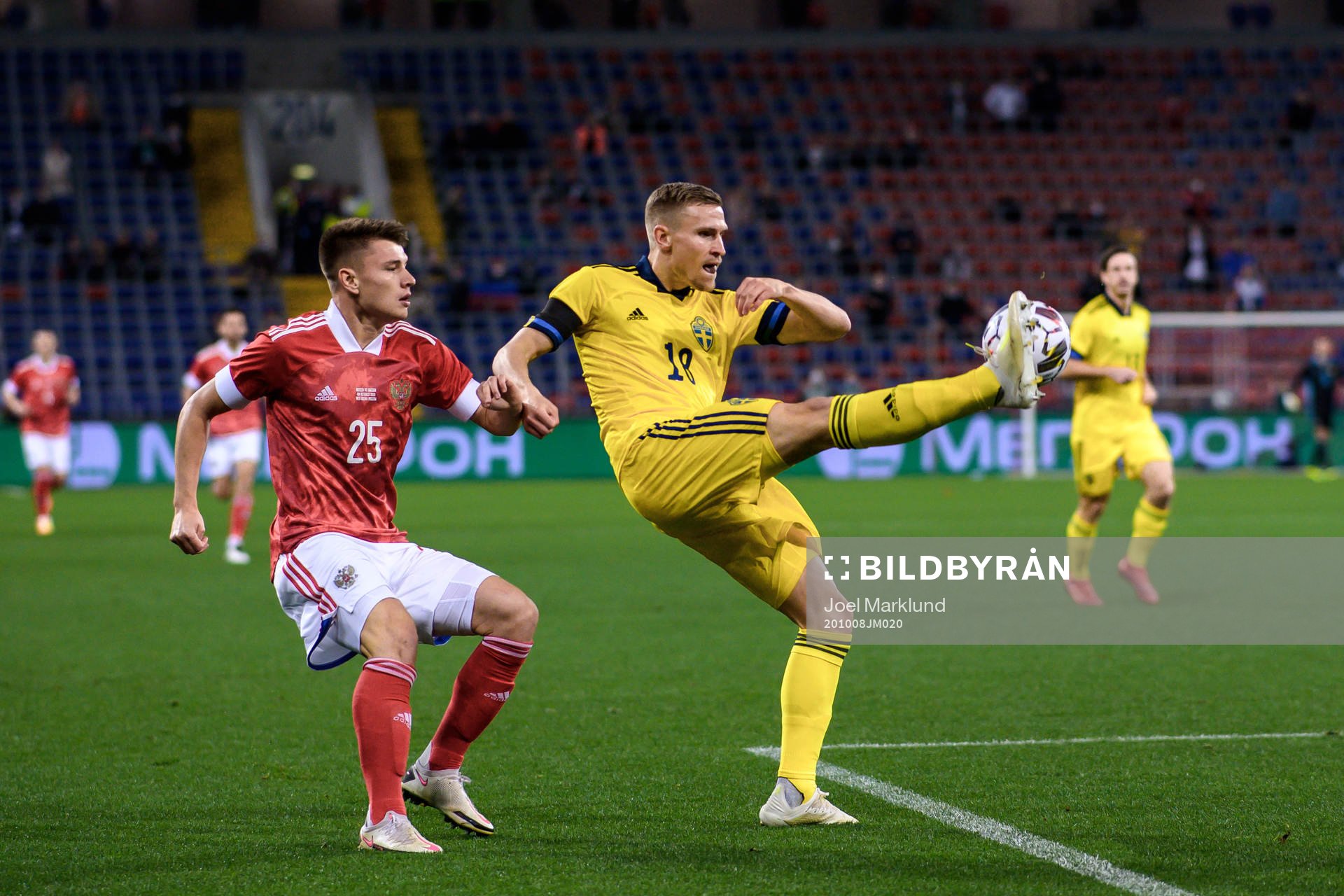 Andrei Mostovoy of Russia and Carl Starfelt of Sweden