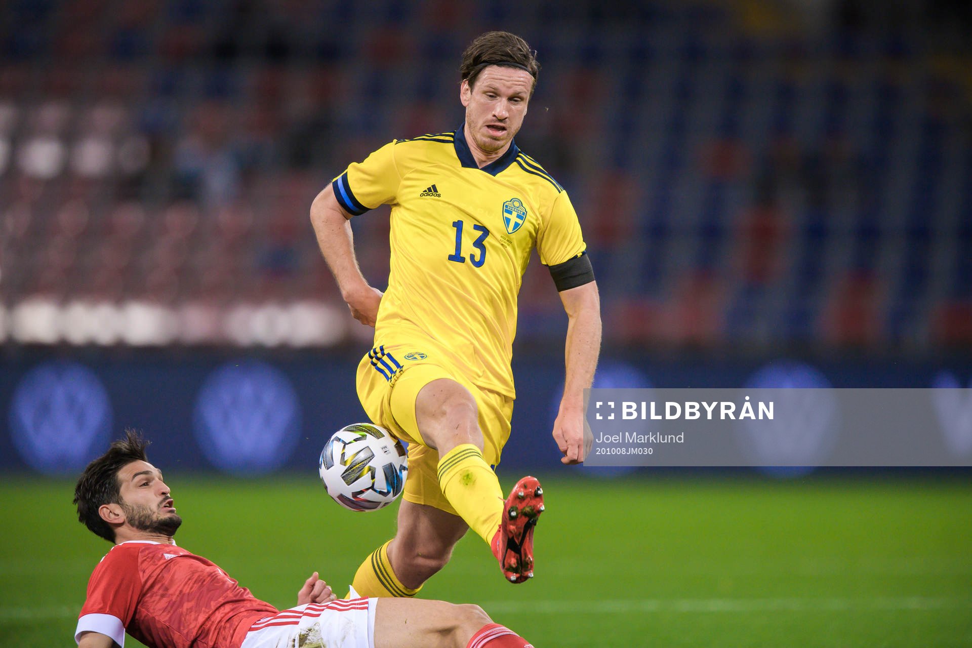 Magomed Ozdoev of Russia and Gustav Svensson of Sweden