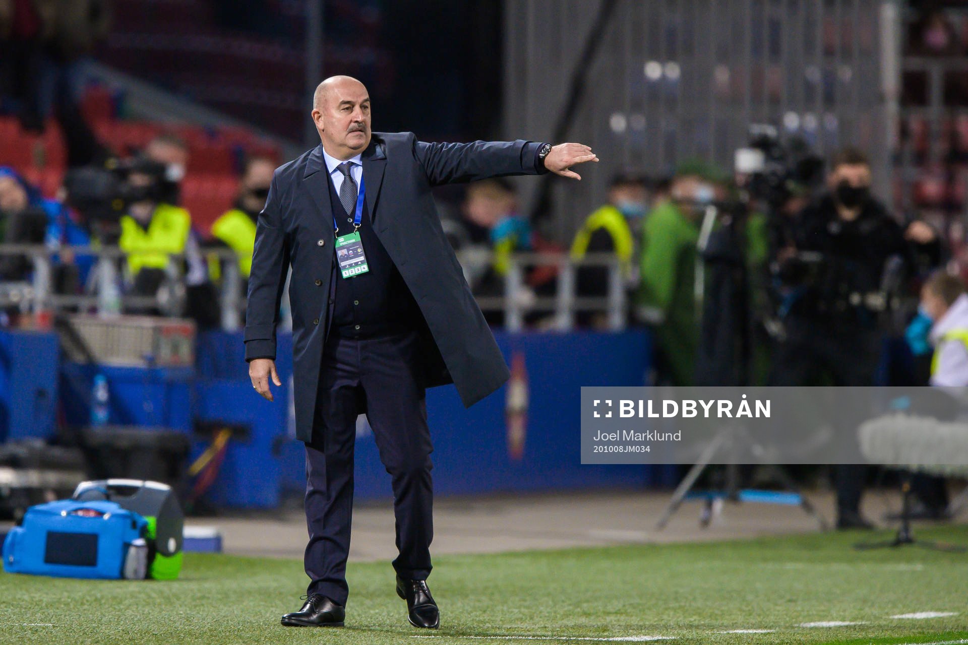 Head coach Stanislav Cherchesov of Russia
