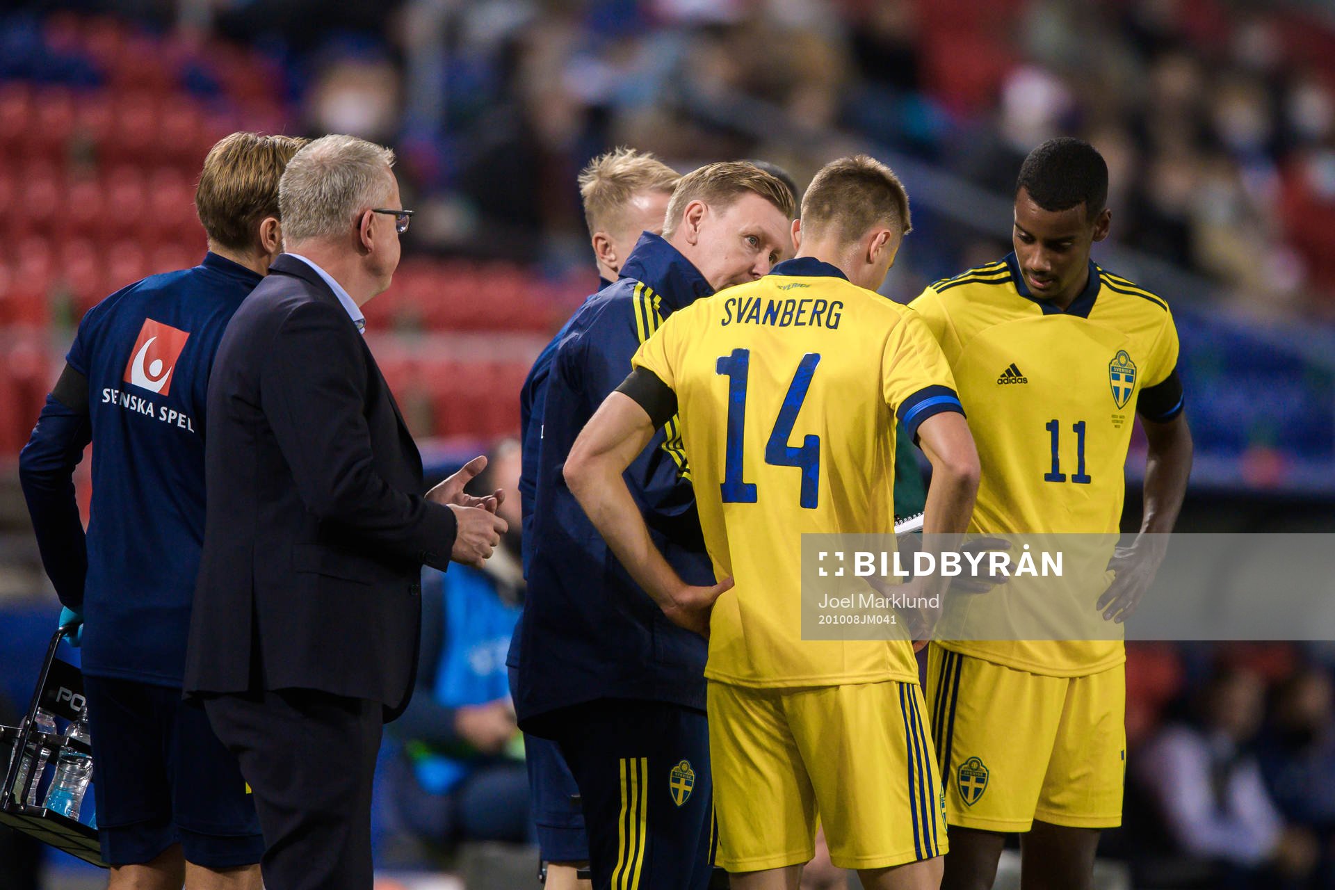 Mattias Svanberg and Alexander Isak with assistant coach