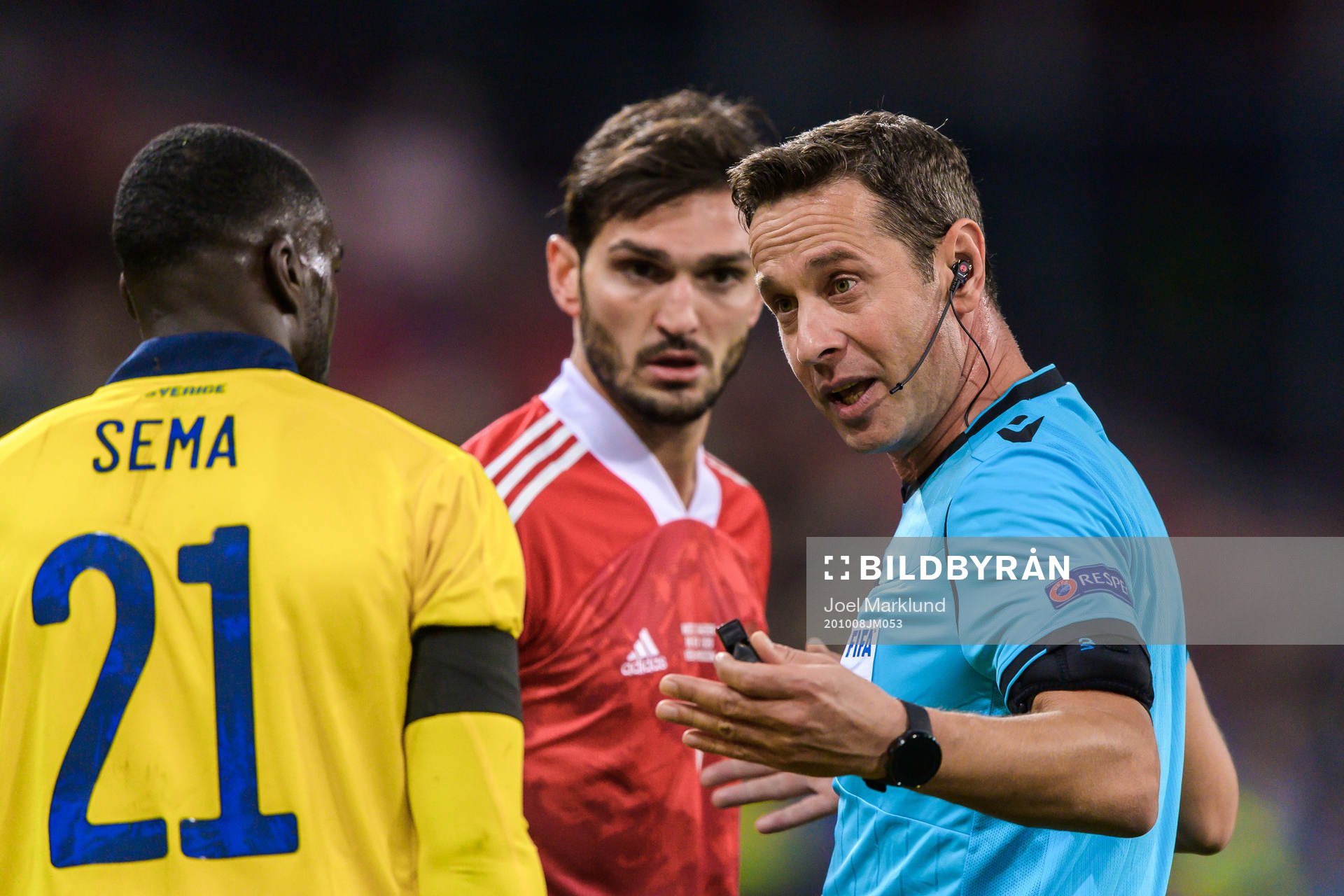 Ken Sema of Sweden and Magomed Ozdoev of Russia with