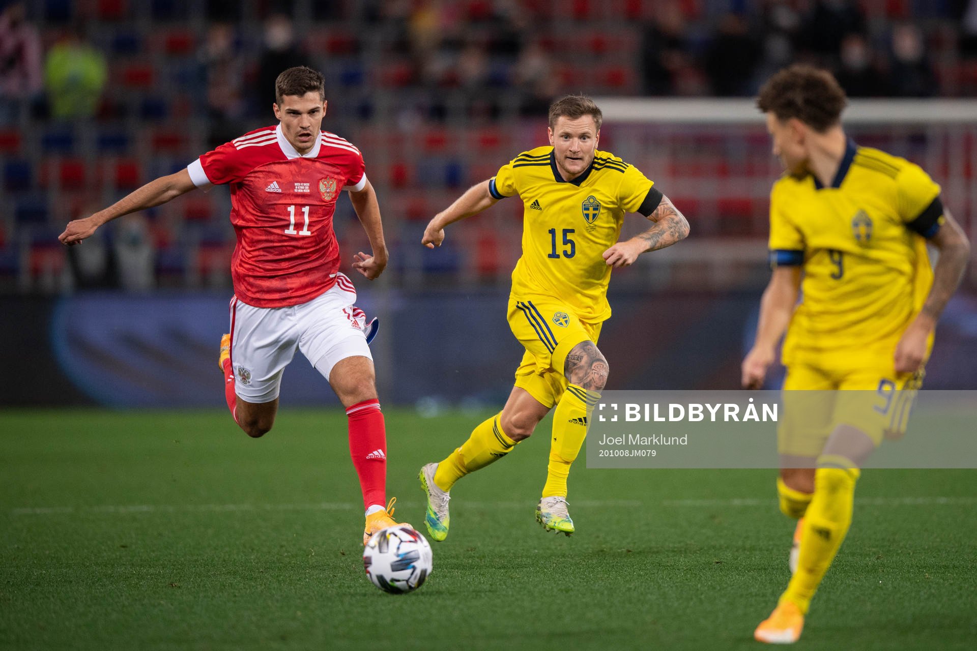 Roman Zobnin of Russia and Mattias Johansson of Sweden