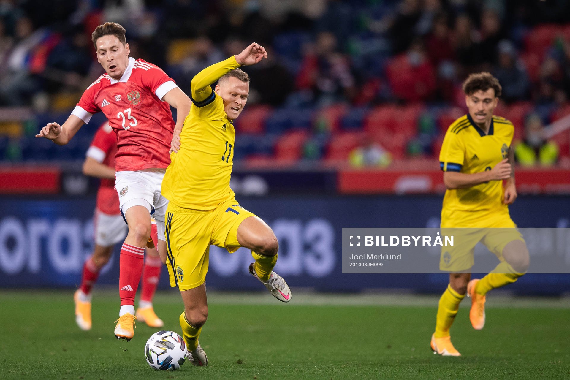 Daler Kuzyaev of Russia and Viktor Claesson of Sweden