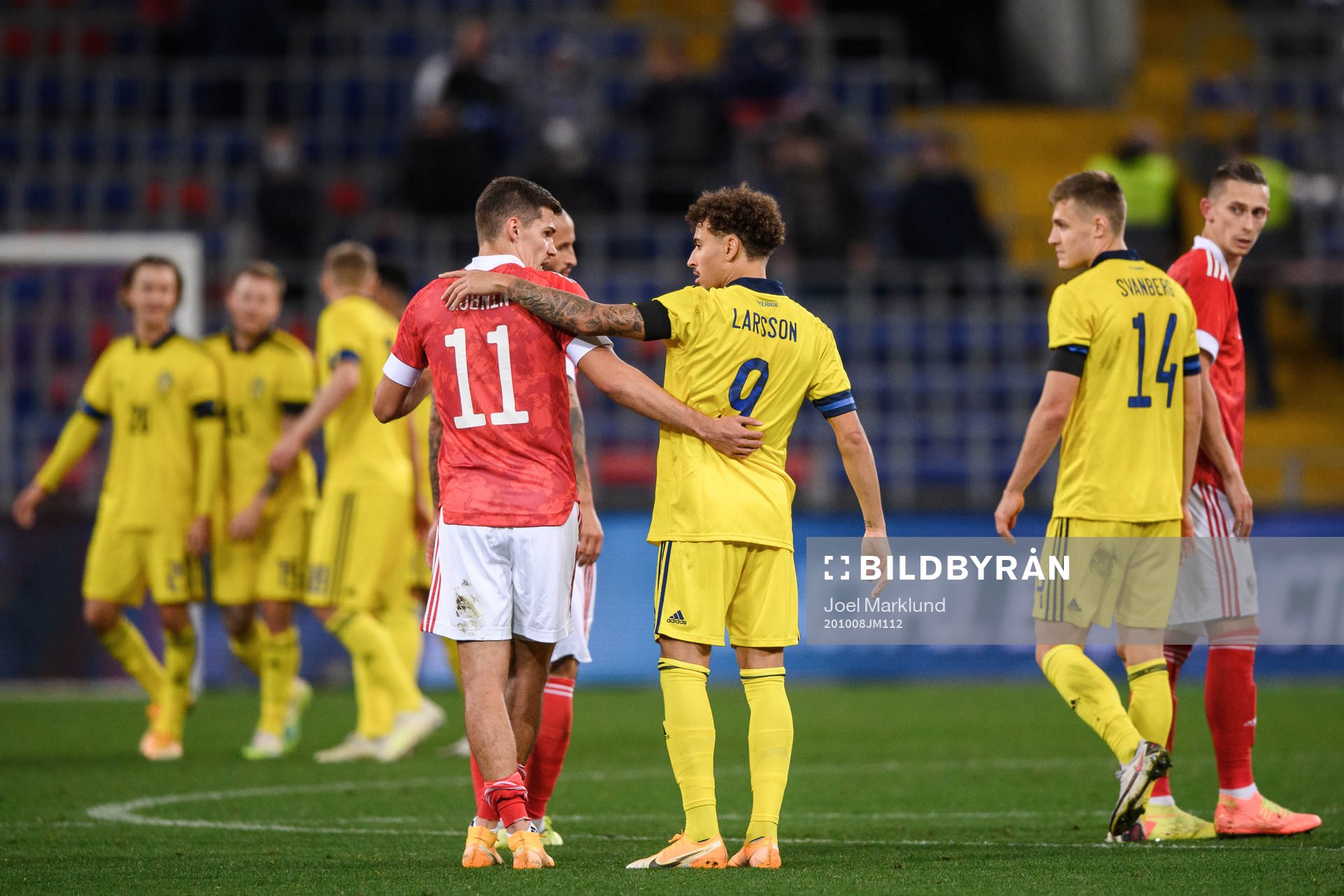 Roman Zobnin of Russia and Jordan Larsson of Sweden