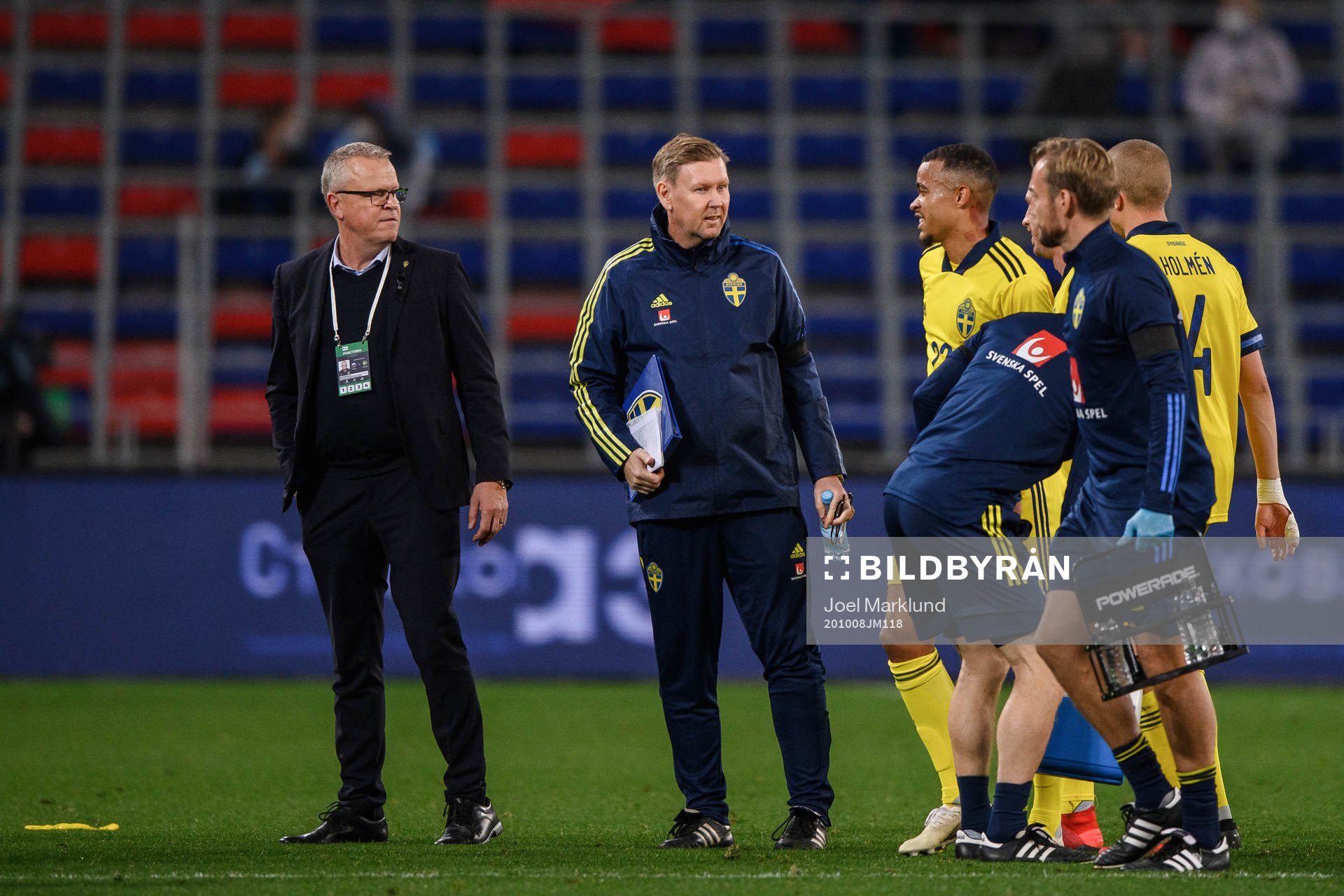 Head coach Janne Andersson, assistant coach Peter