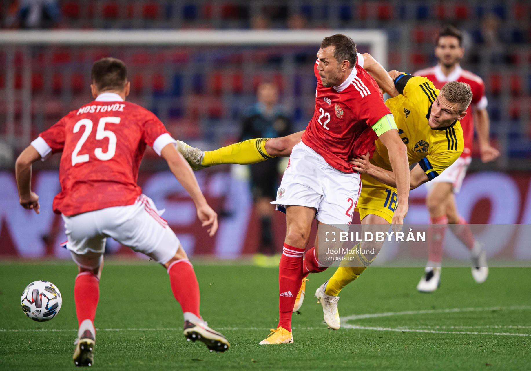 Artem Dzyuba of Russia and Carl Starfelt of Sweden during the international friendly football match between Russia and Sweden on October 8, 2020 in Moscow.