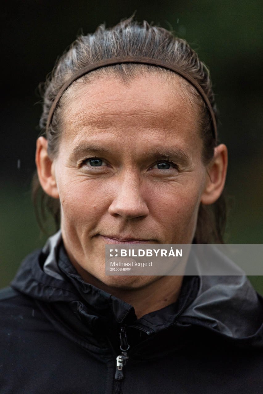 Alingsås KIK:s Jessica Julin poserar för ett porträtt under en fotbollsträning den 8 oktober 2020 i Alingsås.