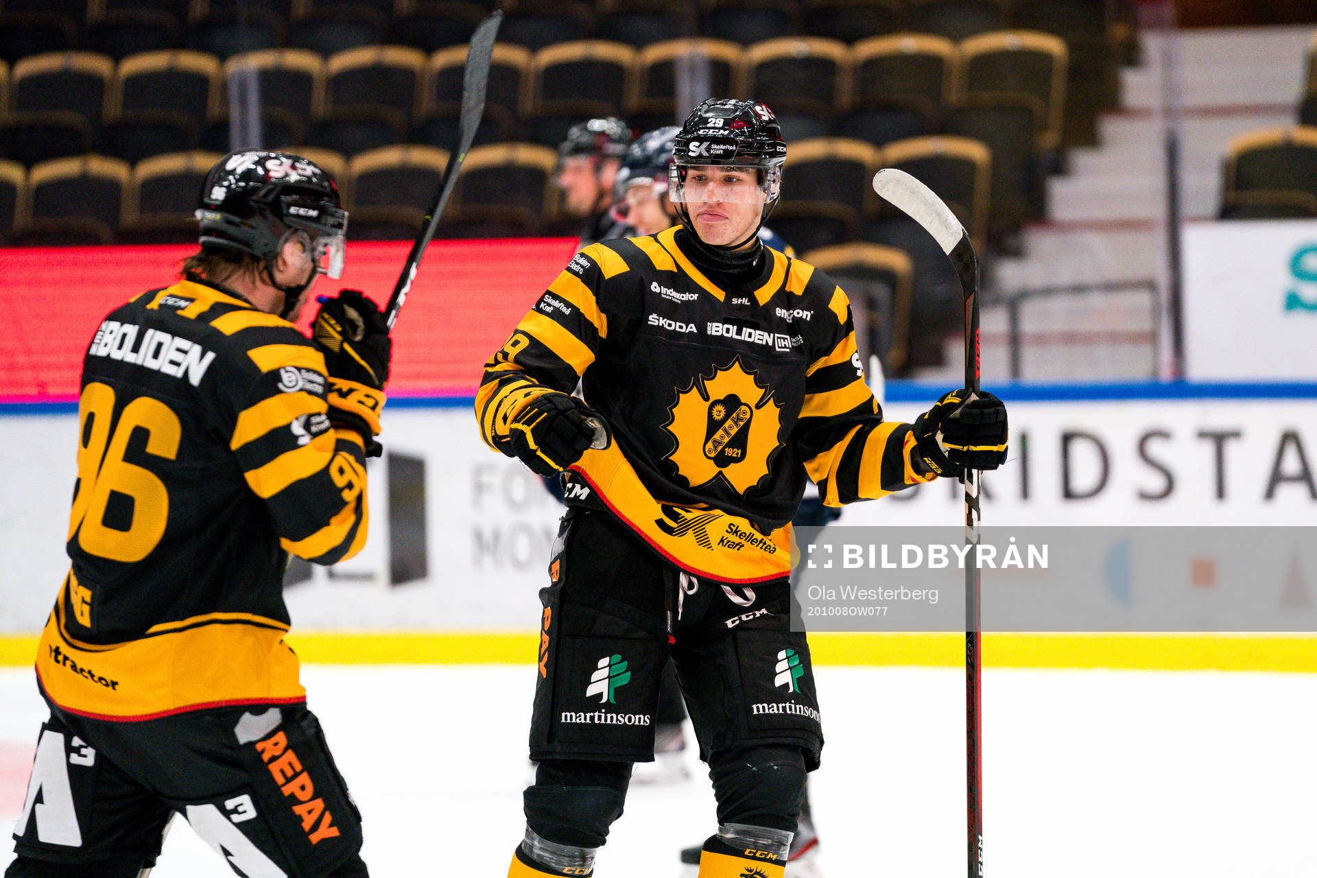 Skellefteås Albin Sundsvik jublar