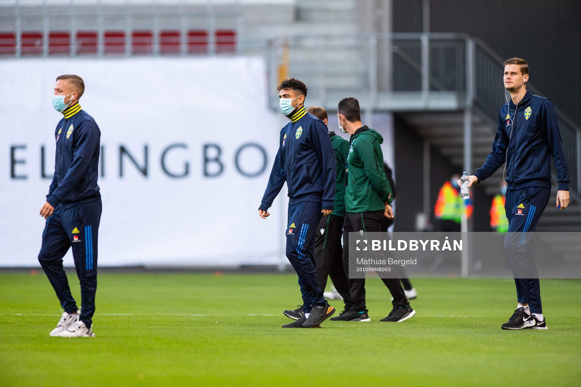 Jesper Karlsson, Daleho Irandust and goalkeeper Tim