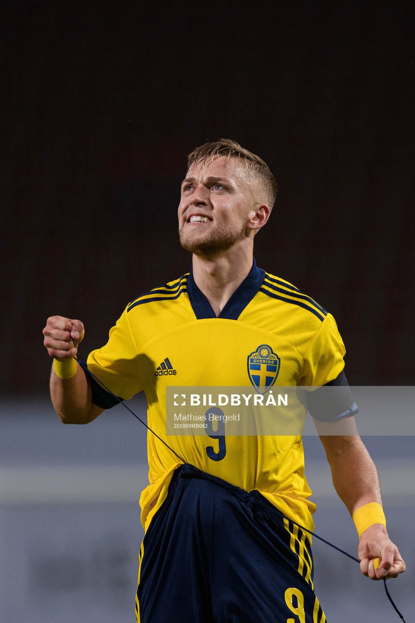 Jesper Karlsson of Sweden reacts