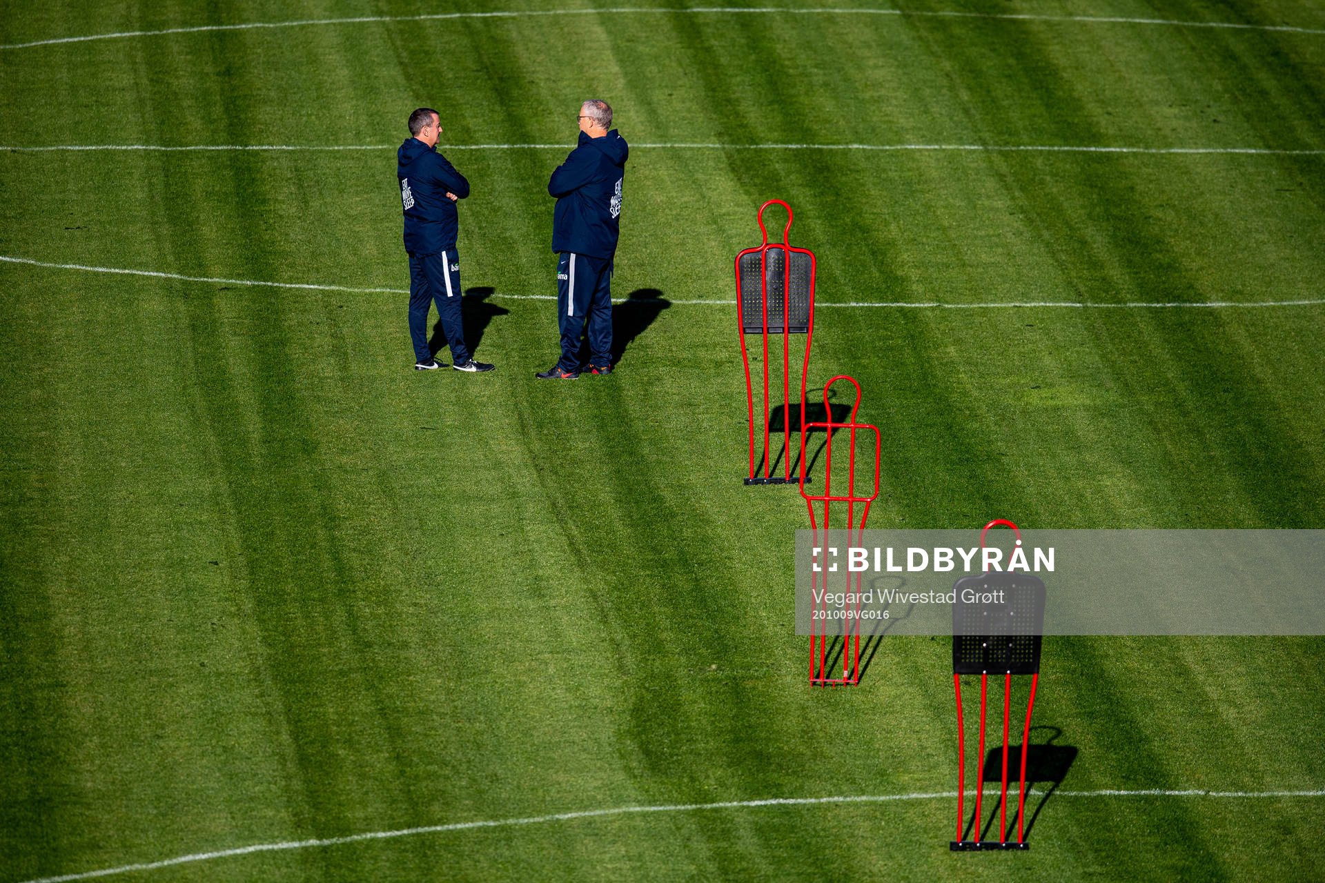 Per Joar Hansen, assistant coach, and Lars Lagerbäck, head