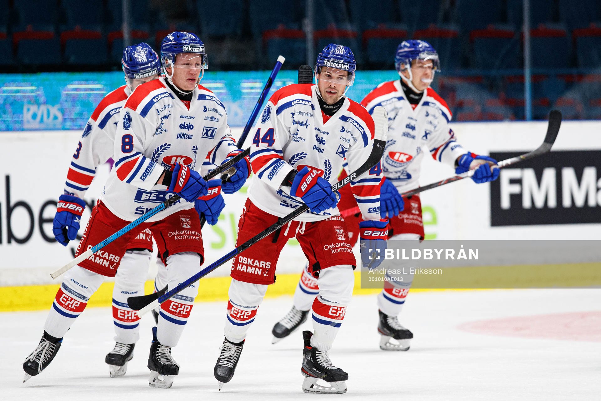 Oskarshamns Fredrik Olofsson och Nolan Zajac jublar