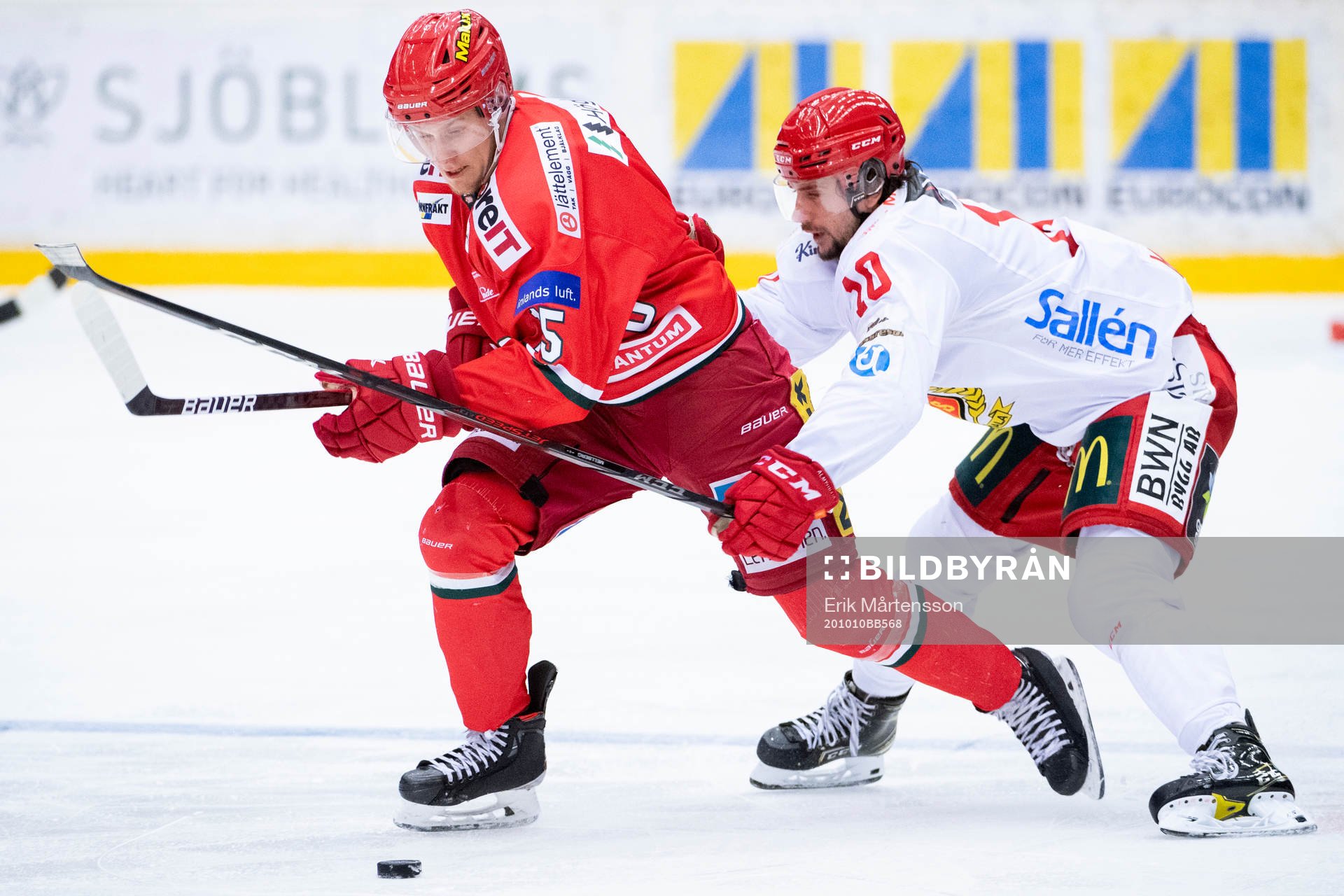 Modos Filip Sveningsson och Almtunas Martin Mellberg