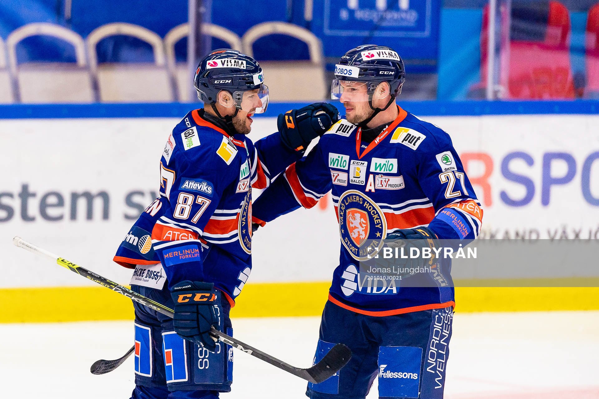 Växjös Robert Rosén och Martin Lundberg jublar