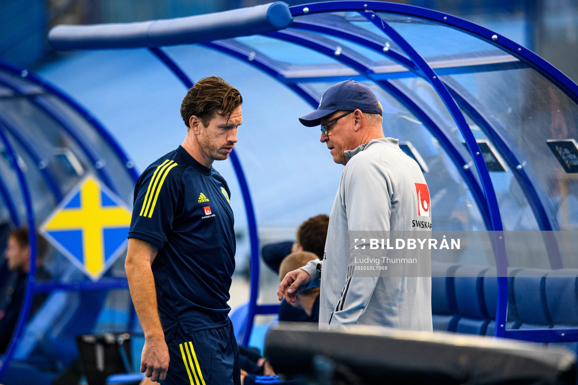 Gustav Svensson and head coach Janne Andersson of the