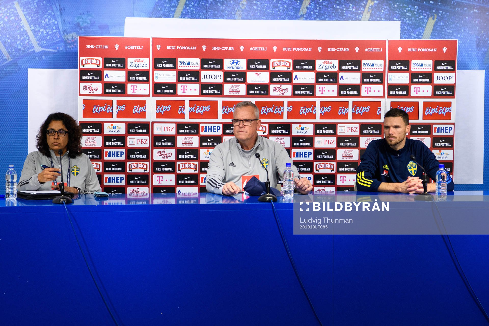 Press officer Ester Kristiansson, head coach Janne