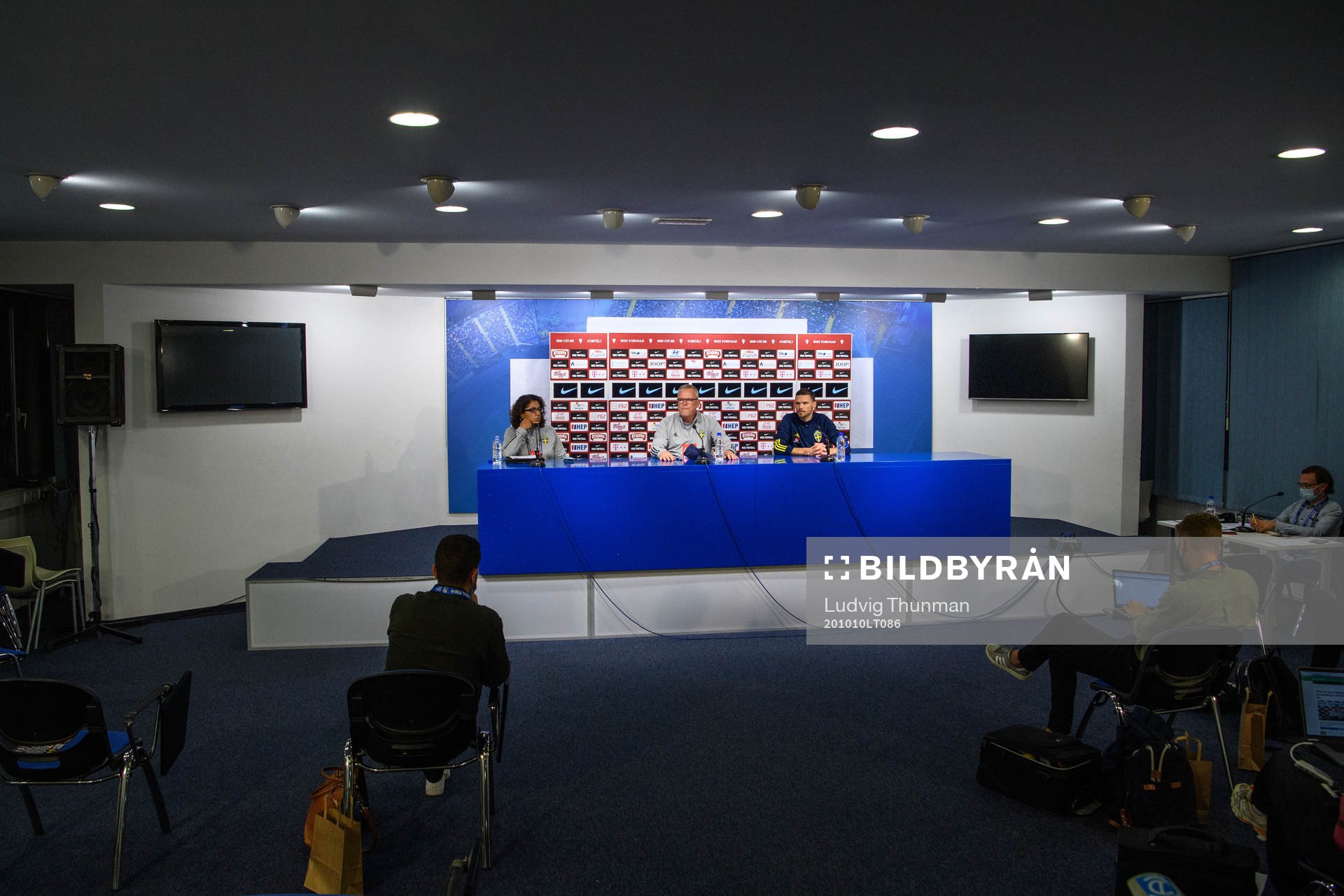 Press officer Ester Kristiansson, head coach Janne