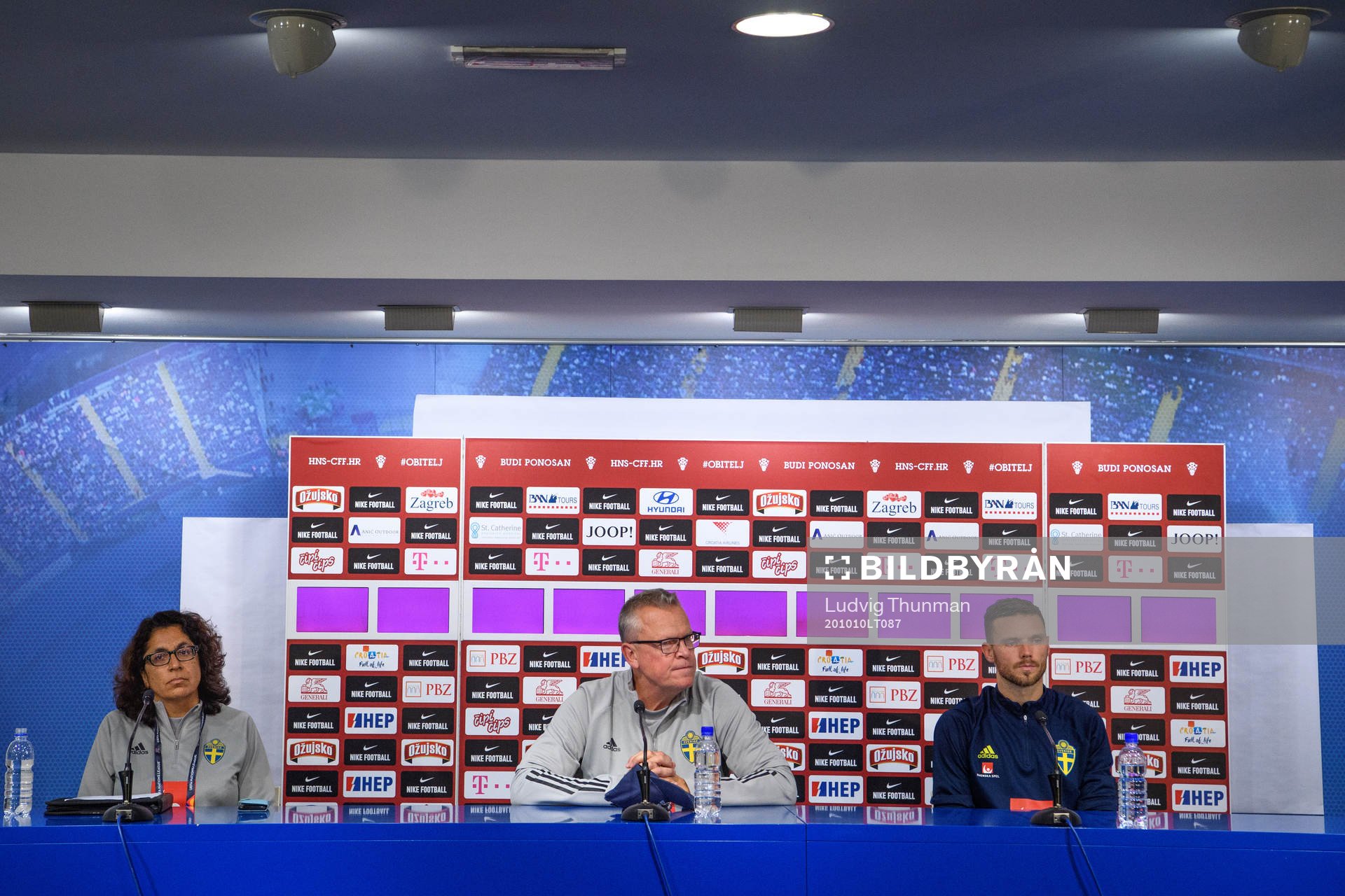 Press officer Ester Kristiansson, head coach Janne