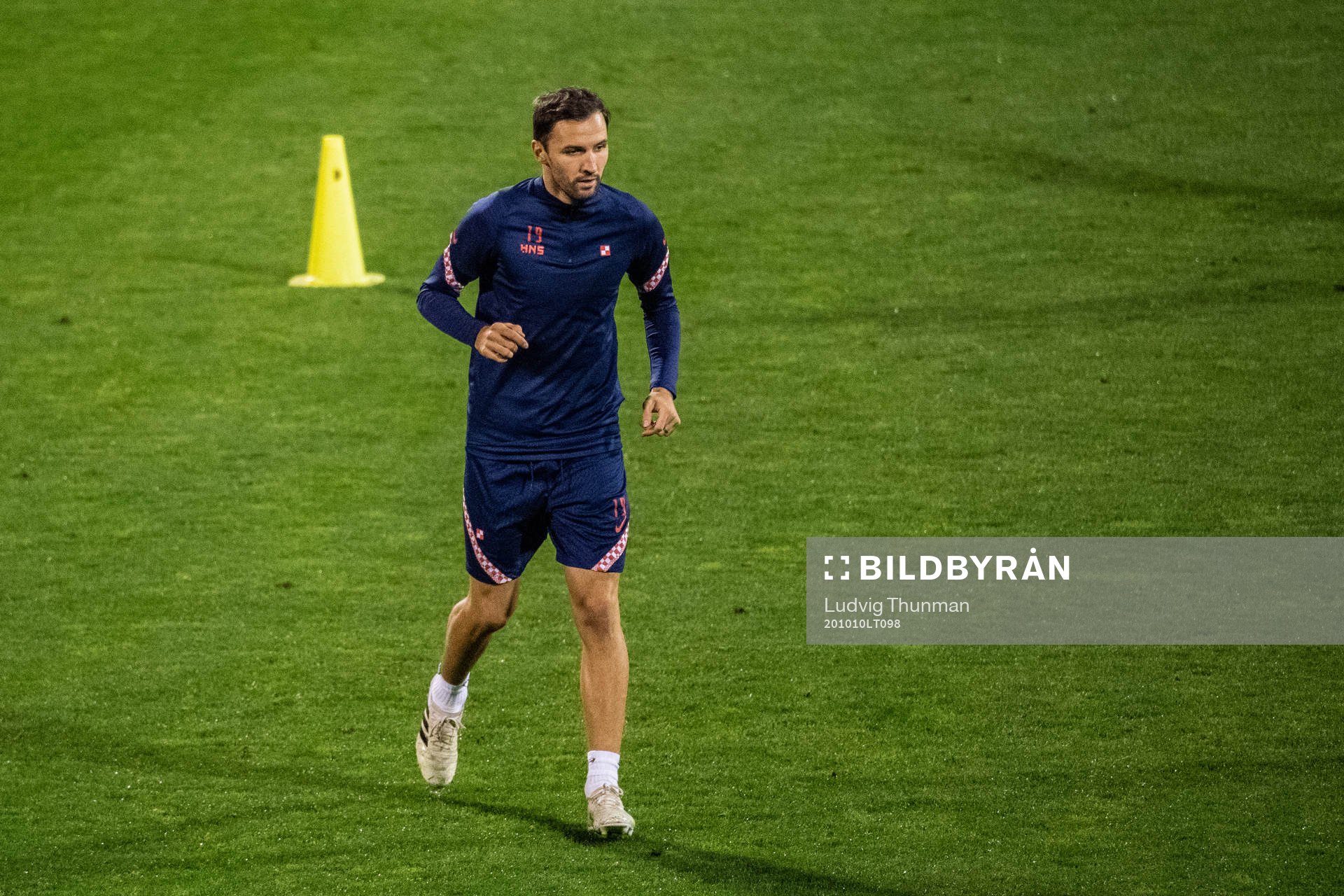 Milan Badelj of the Croatian national football team during a training session on October 10, 2020 in Zagreb.