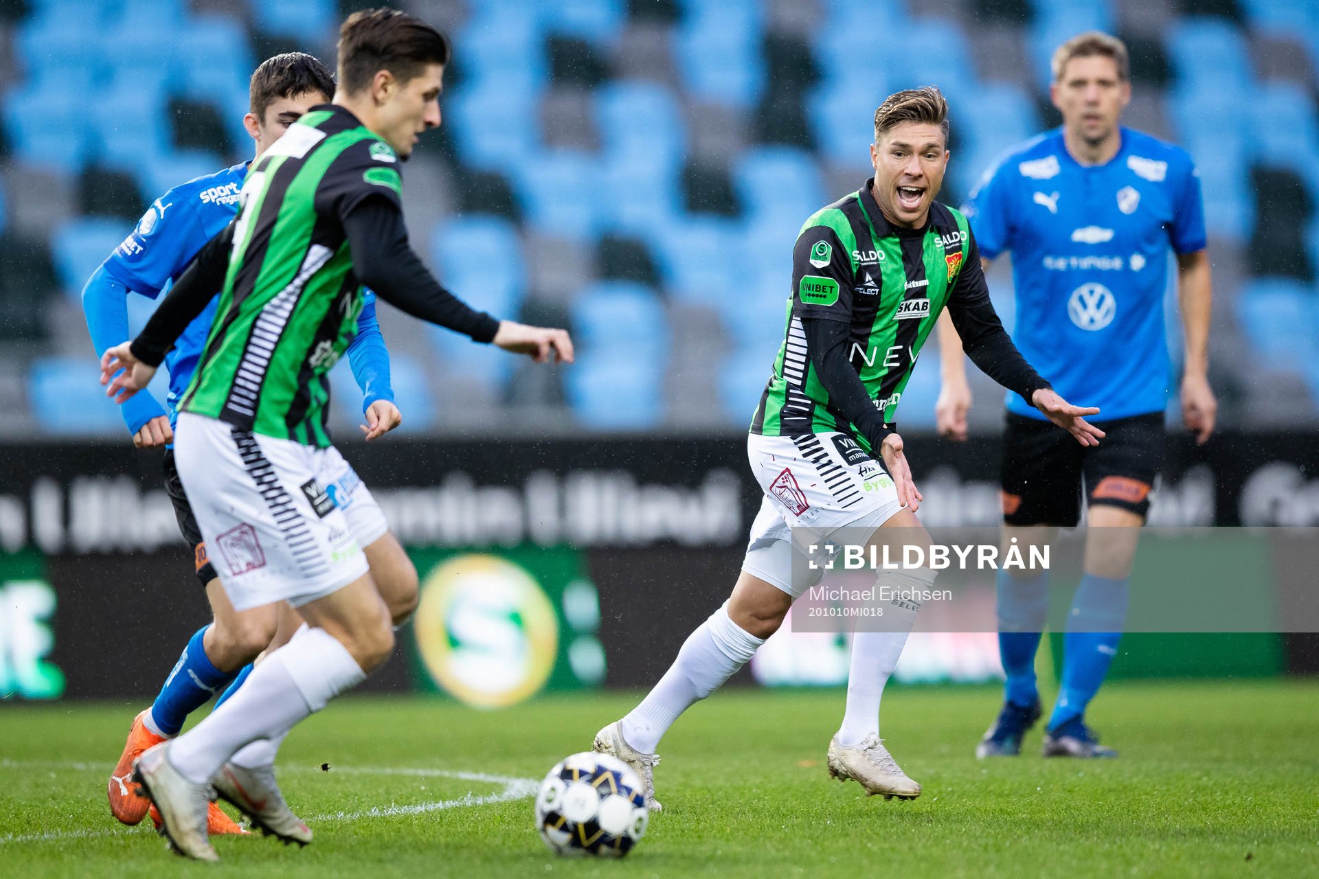 GAIS Nikola Ladan passar Adnan Maric