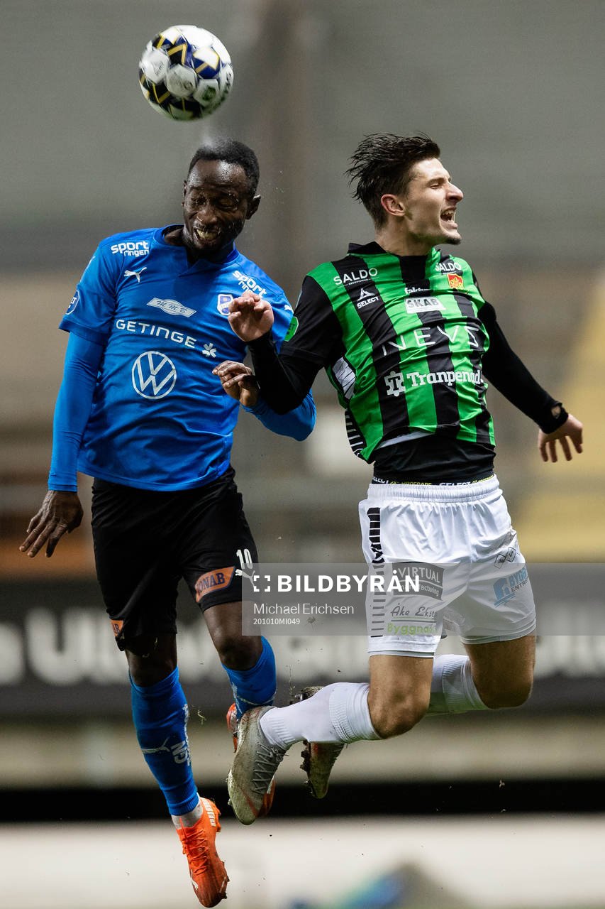 Halmstads Sadat Karim i nickduell med GAIS Adnan Maric