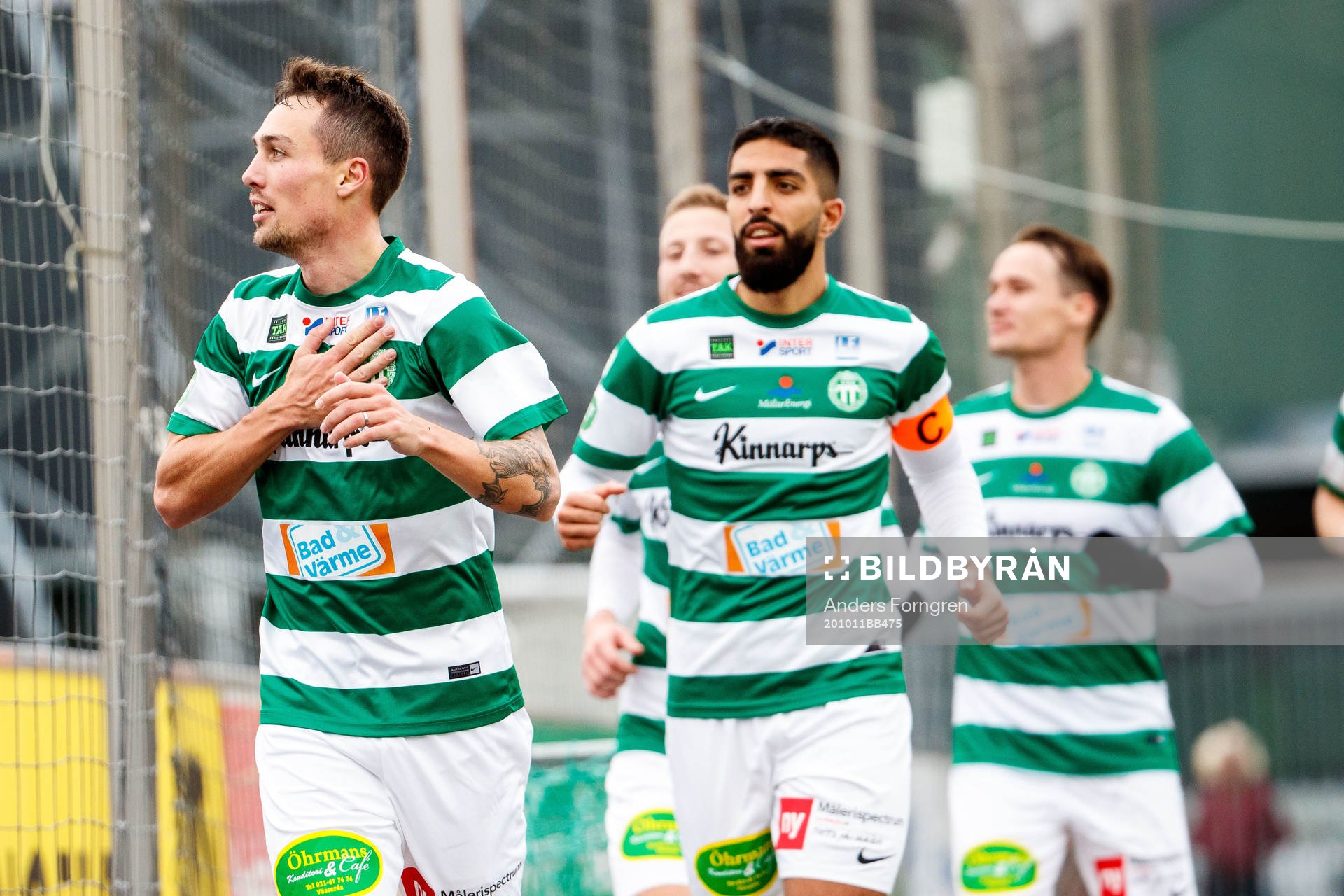 Västerås Filip Tronet jublar