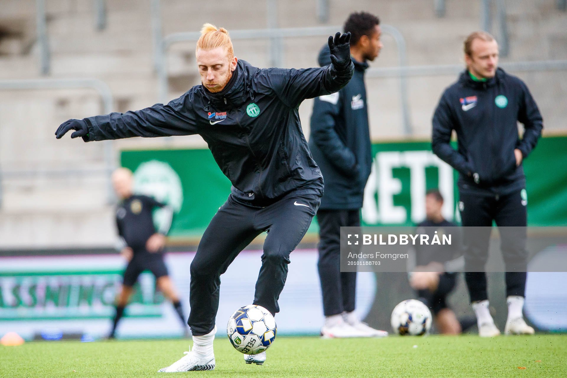 Västerås Calle Svensson innan fotbollsmatchen i