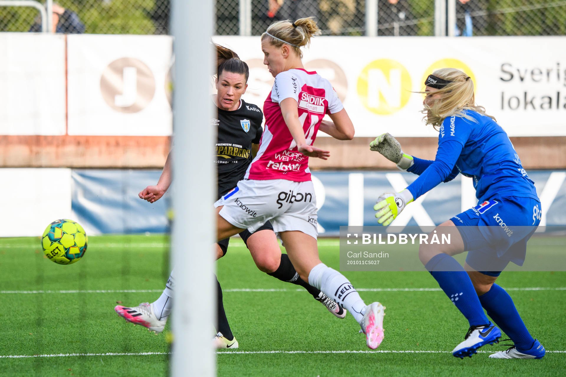Göteborgs Pauline Hammarlund mot Uppsalas Sara Olai och