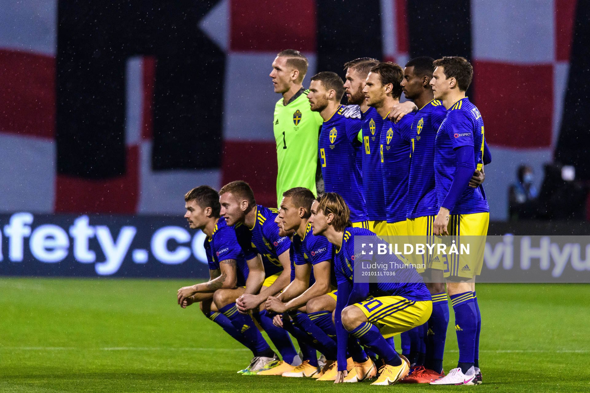 Starting eleven of Sweden pose for a team group photo
