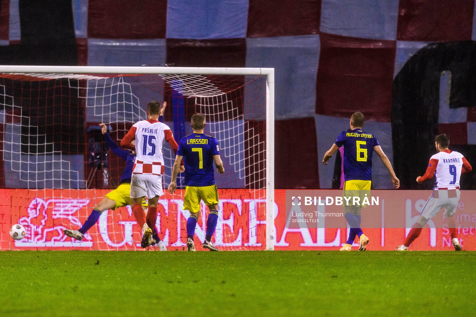 Andrej Kramaric of Croatia scores the 2-1 goal