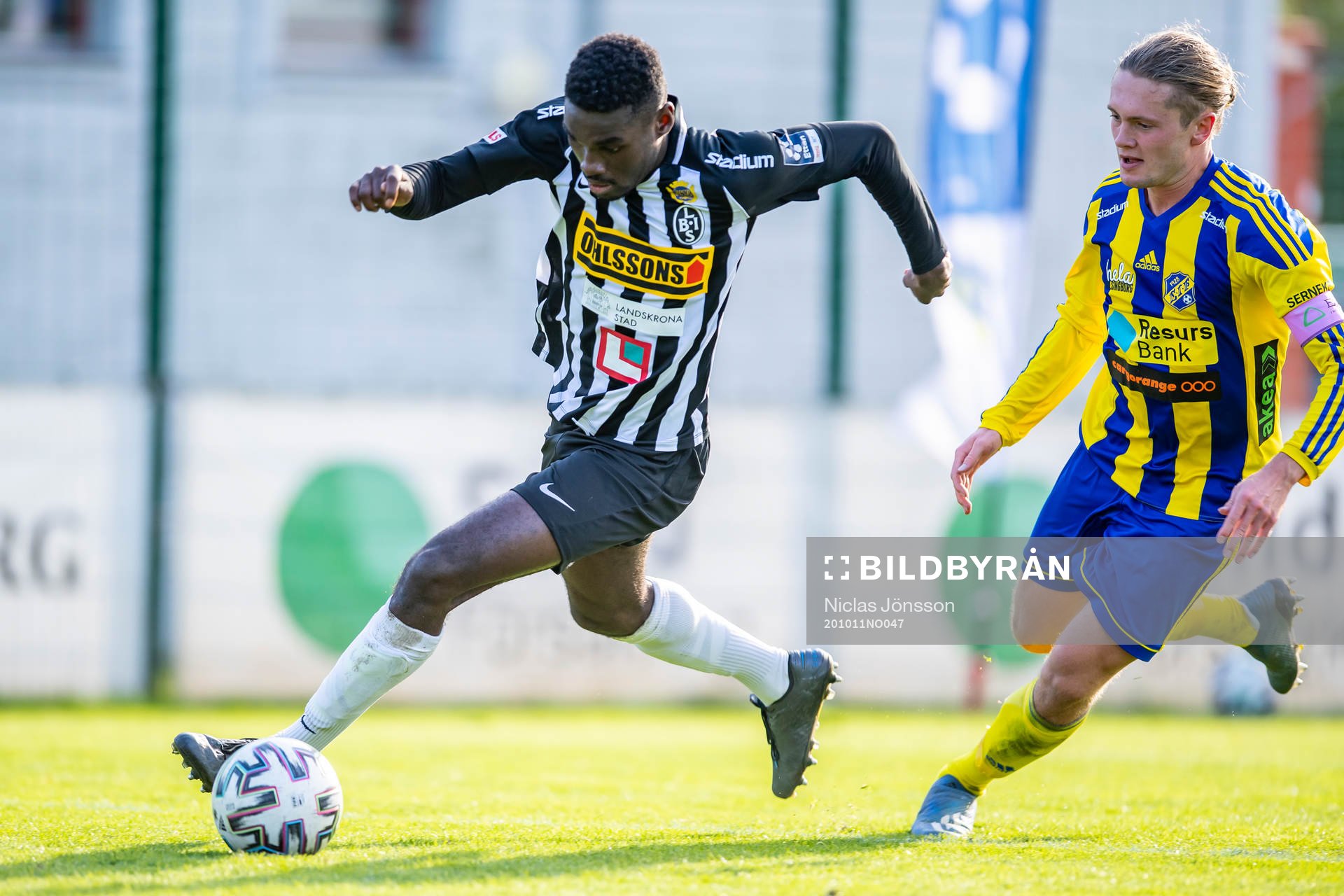 Landskronas Patrick Nwadike och Eskilsminnes Jesper Lundborg