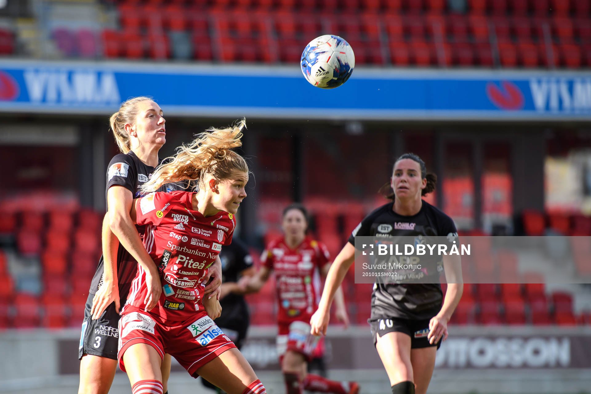 Piteås Nina Jakobsson och Växjös Jennie Nordin