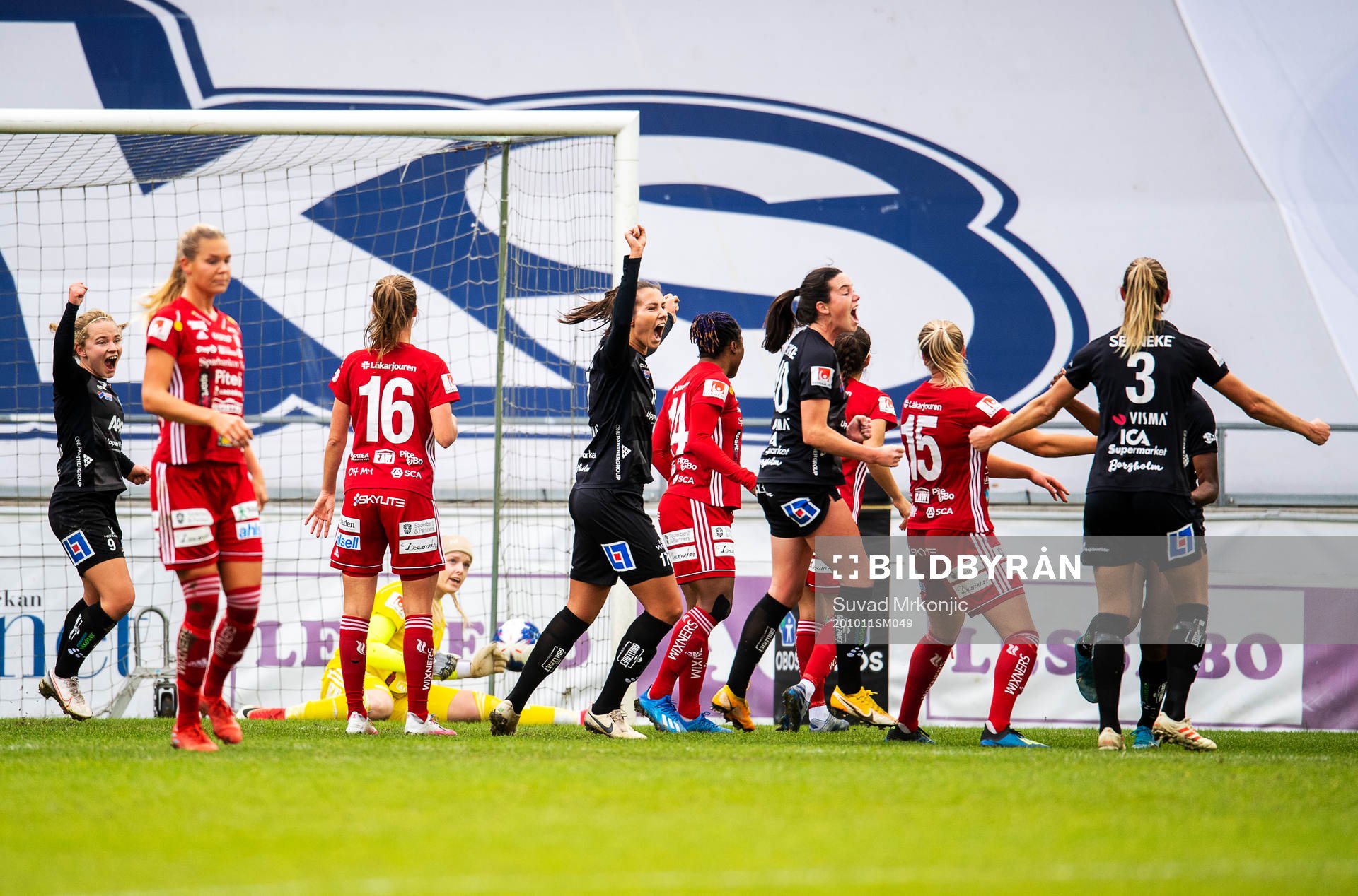 Växjös spelare jublar