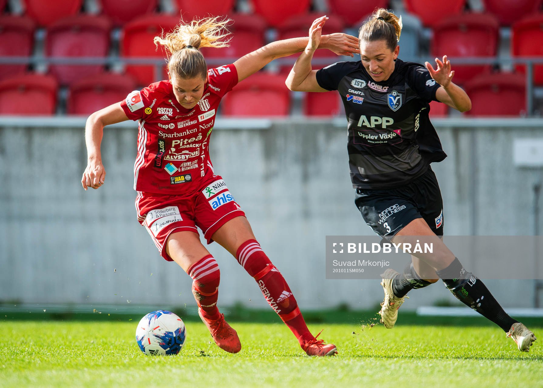 Piteås Nina Jakobsson och Växjös Jennie Nordin