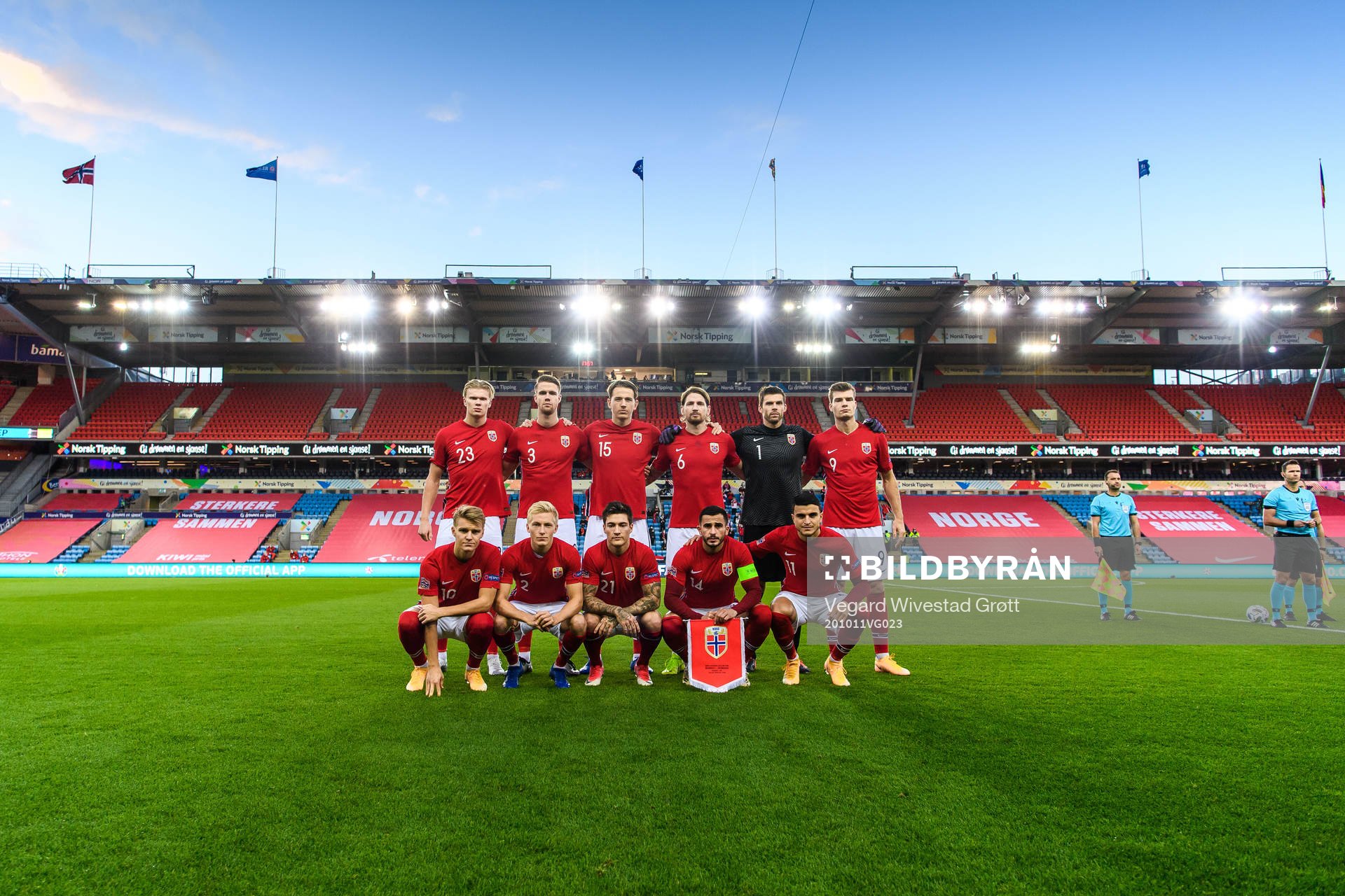 Norway's starting eleven pose for a team photo