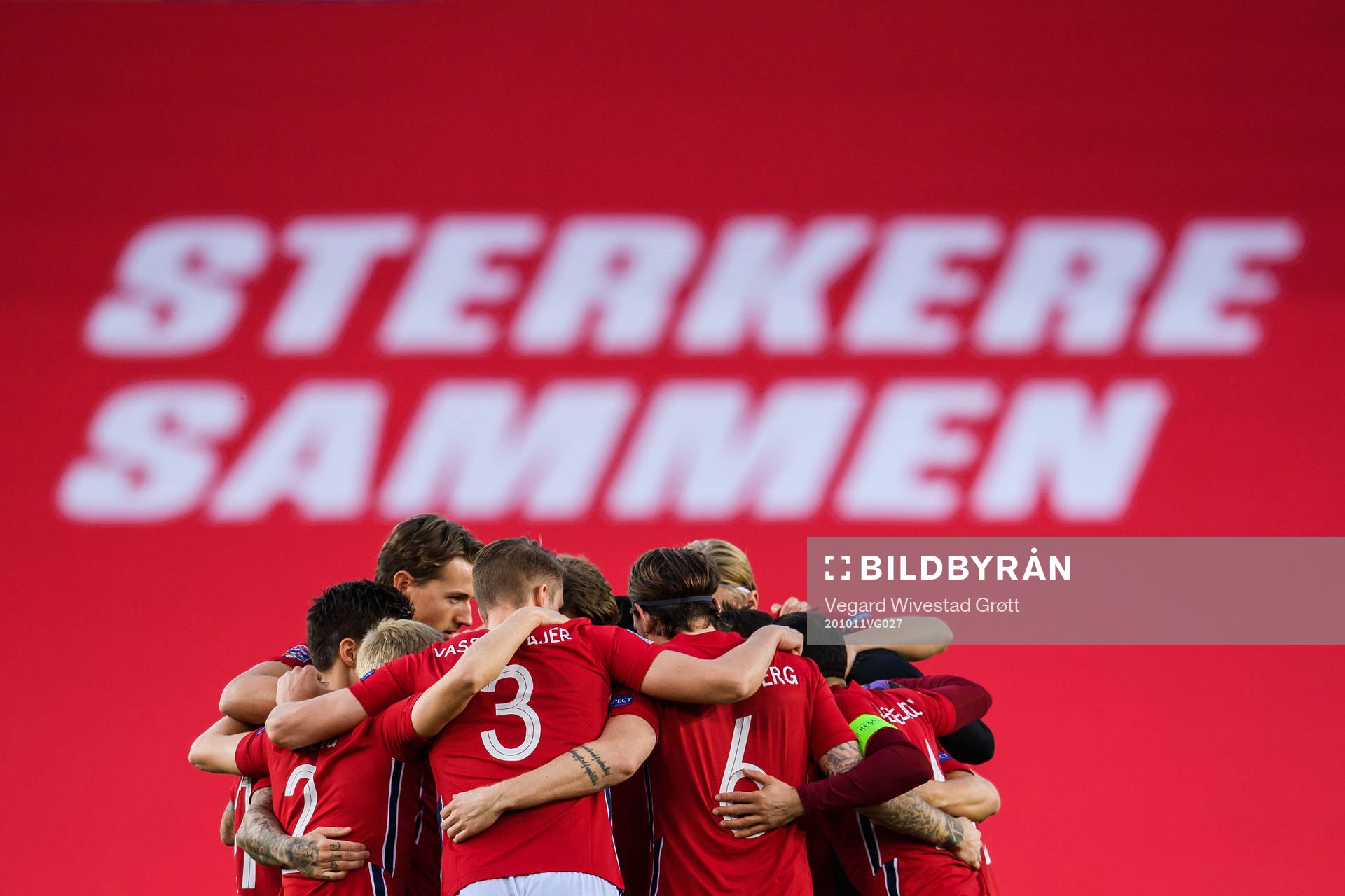 Players of Norway gather
