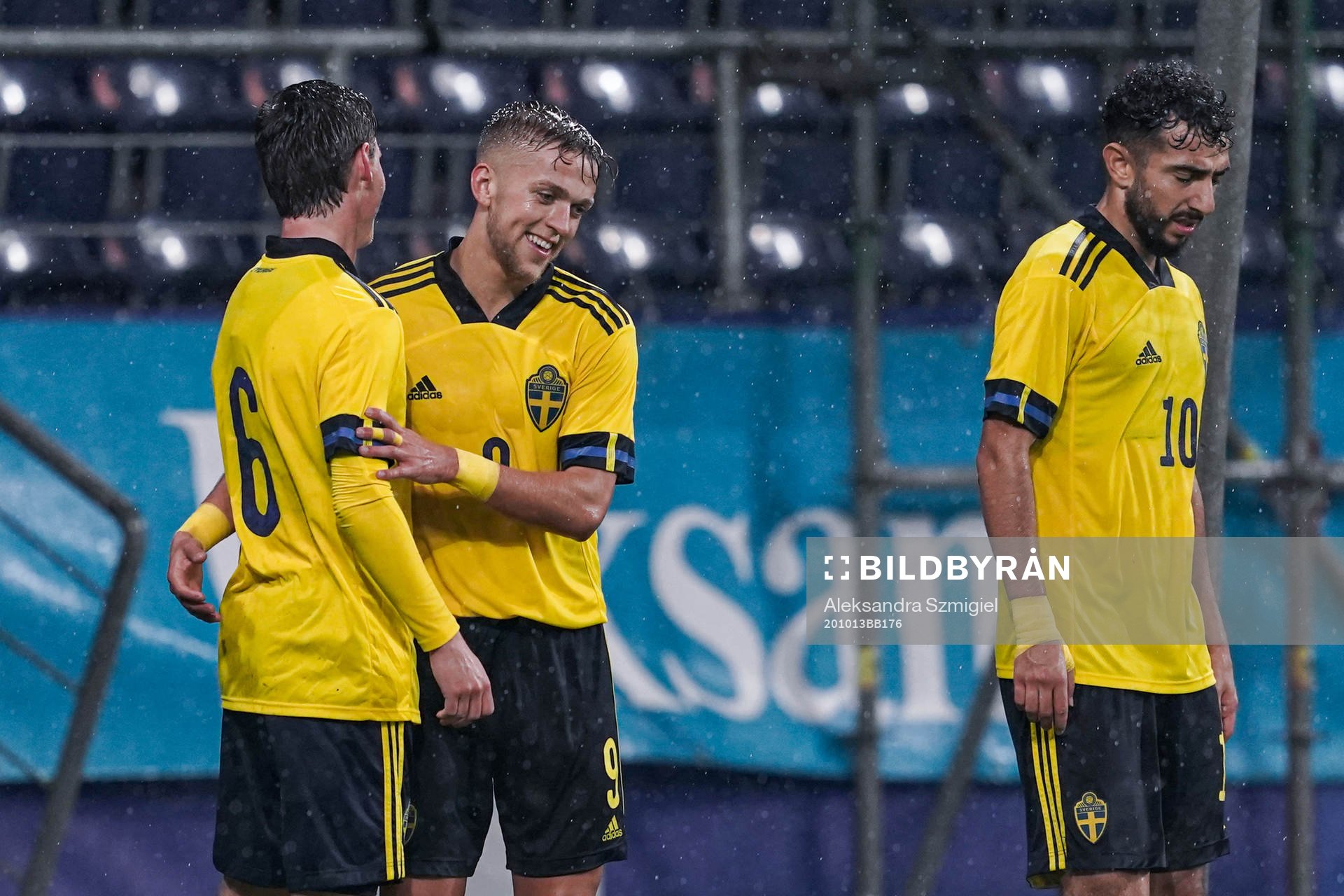Jesper Karlsson of Sweden celebrates