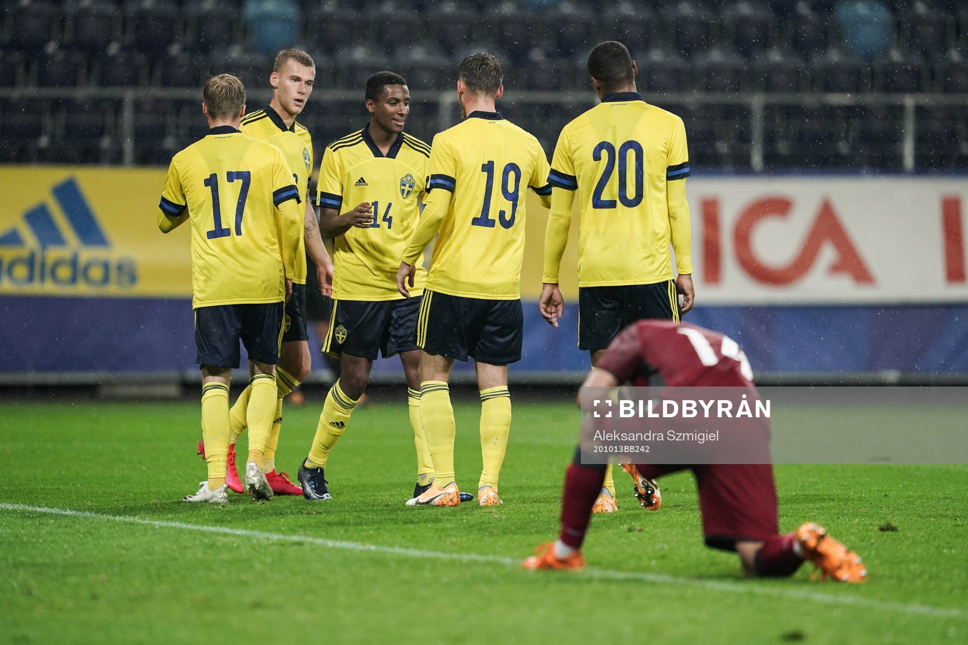 Paulos Abraham and Emil Hansson of Sweden celebrate the 10-0 goal during of the UEFA Under-21 Qualifier football match between Sweden and Armenia on October 13, 2020 in Lublin.