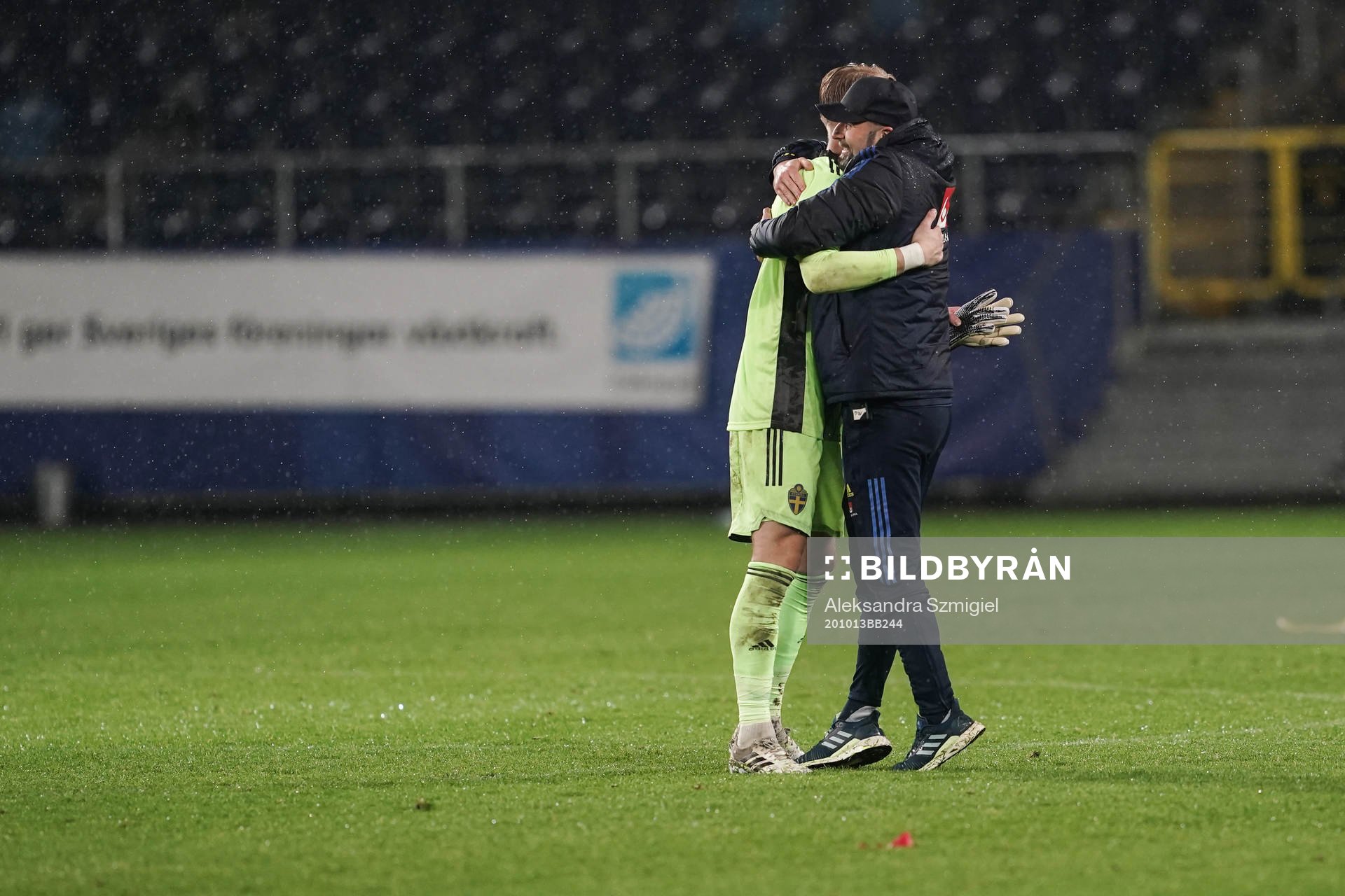 Goalkeeper Pontus Dahlberg and Peter Wennberg, assistant
