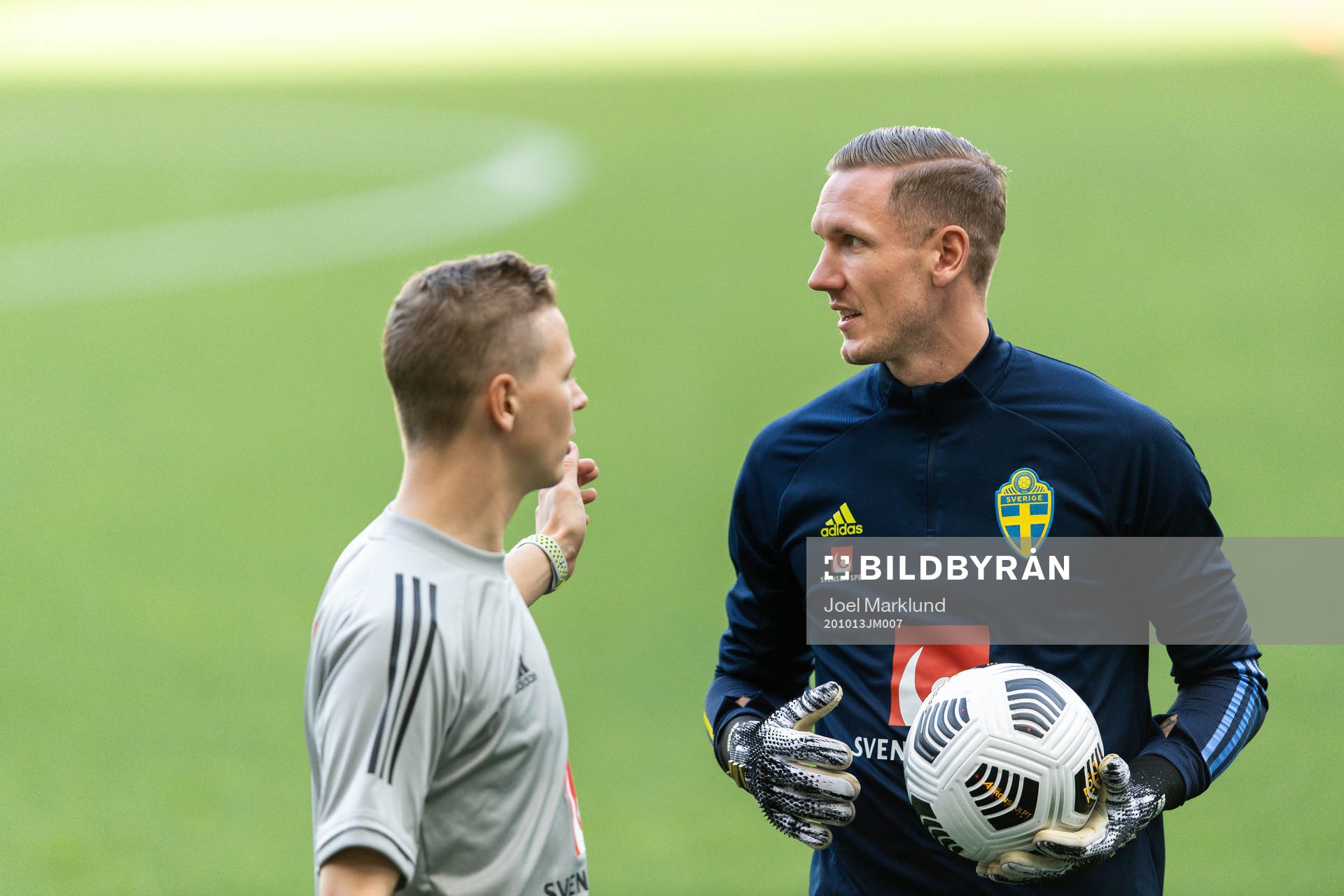 Goalkeeper coach Maths Elfvendal and goalkeeper Robin Olsen