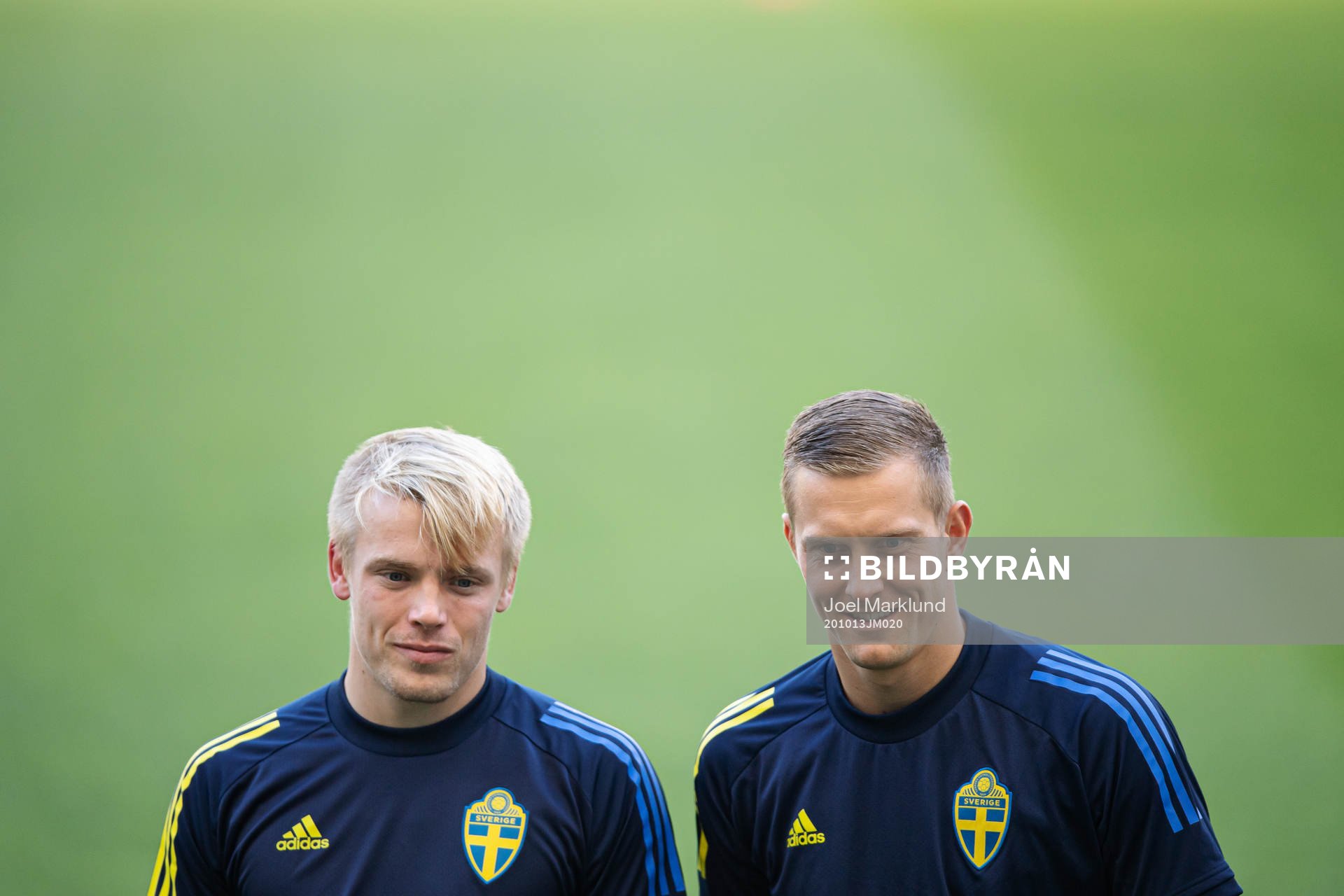 Goalkeepers Isak Pettersson and Karl-Johan Johnsson of the