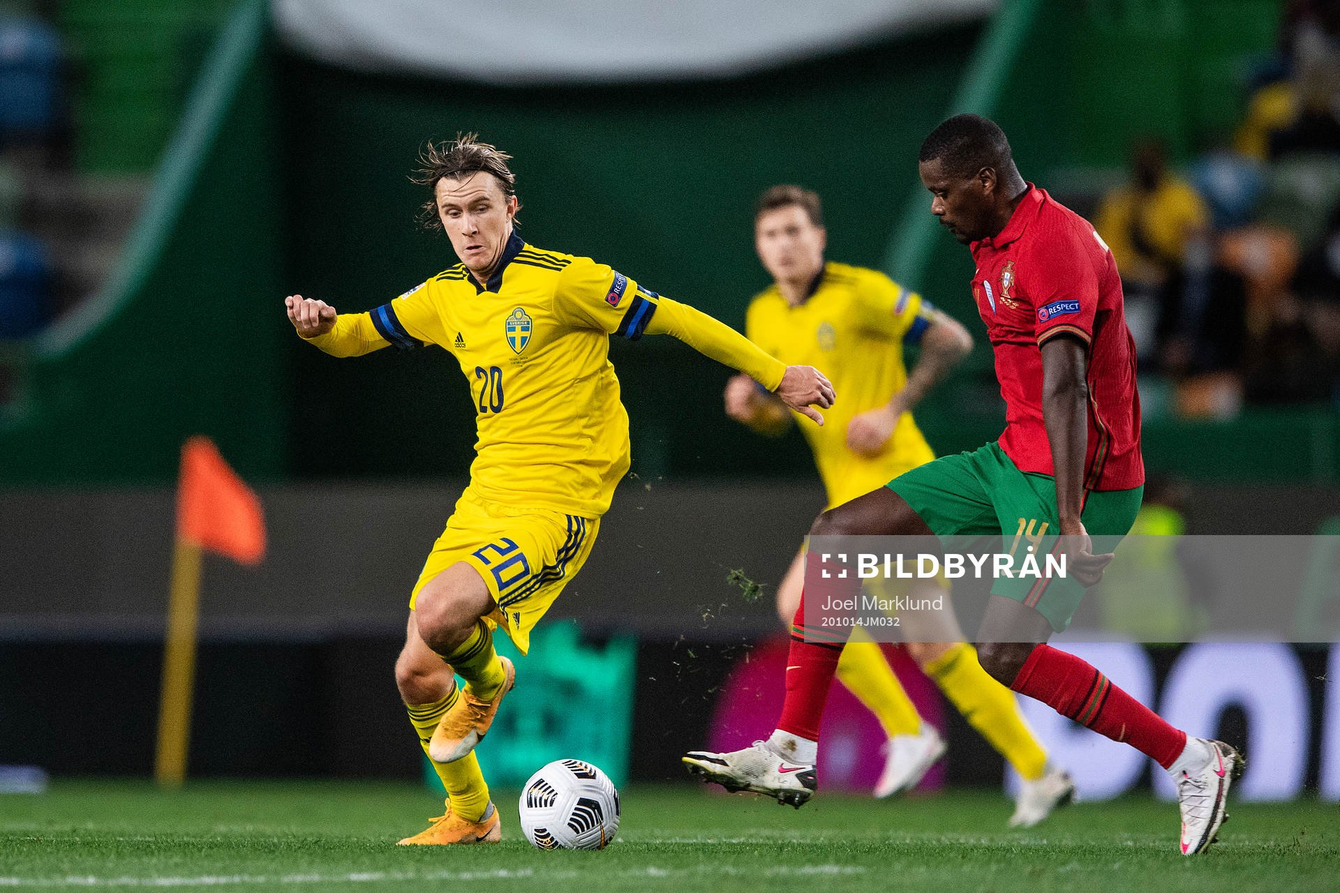 Kristoffer Olsson of Sweden and William Carvalho of Portugal